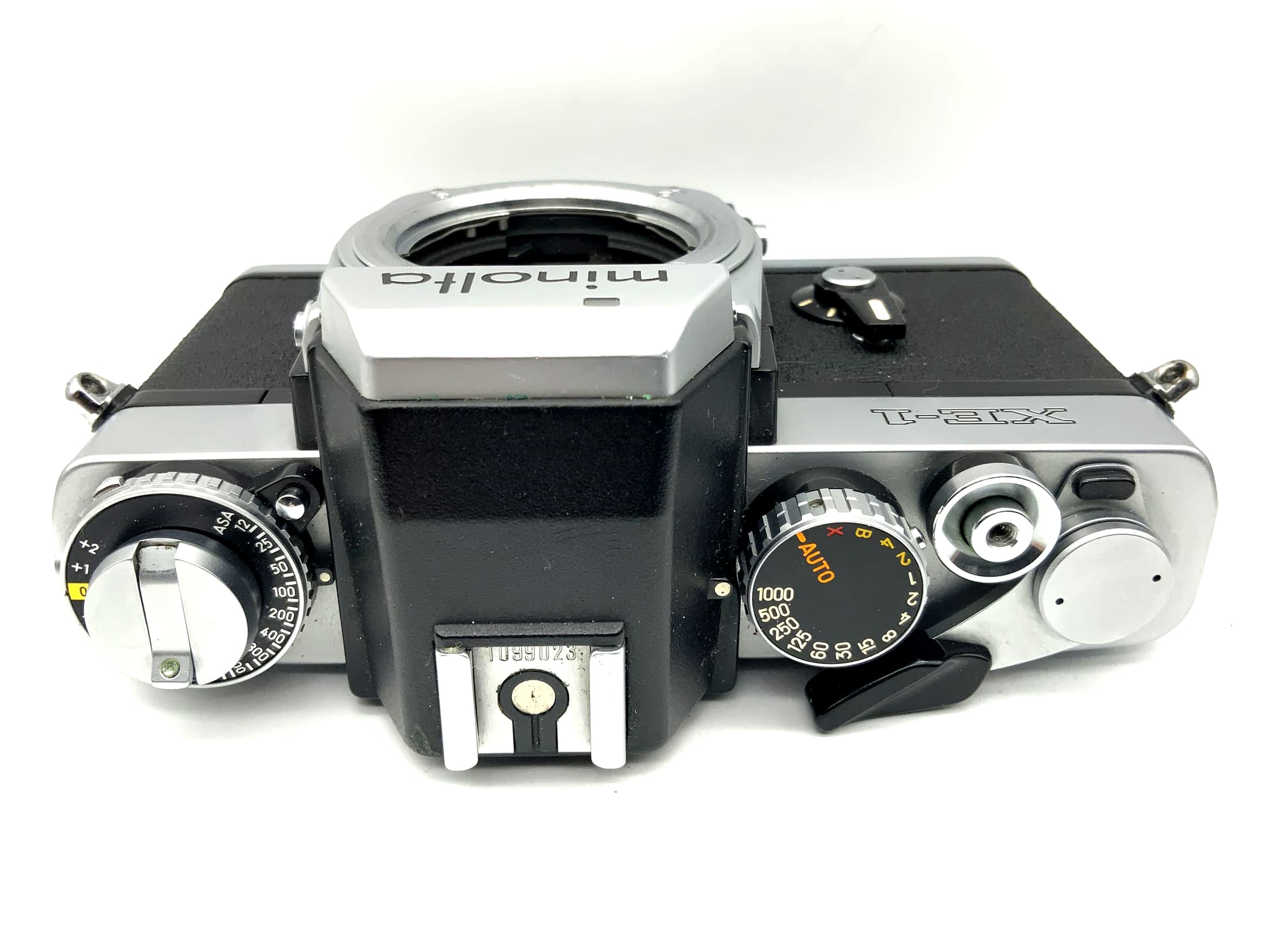 Minolta XE-1 35mm SLR analog camera body (Minolta MD)