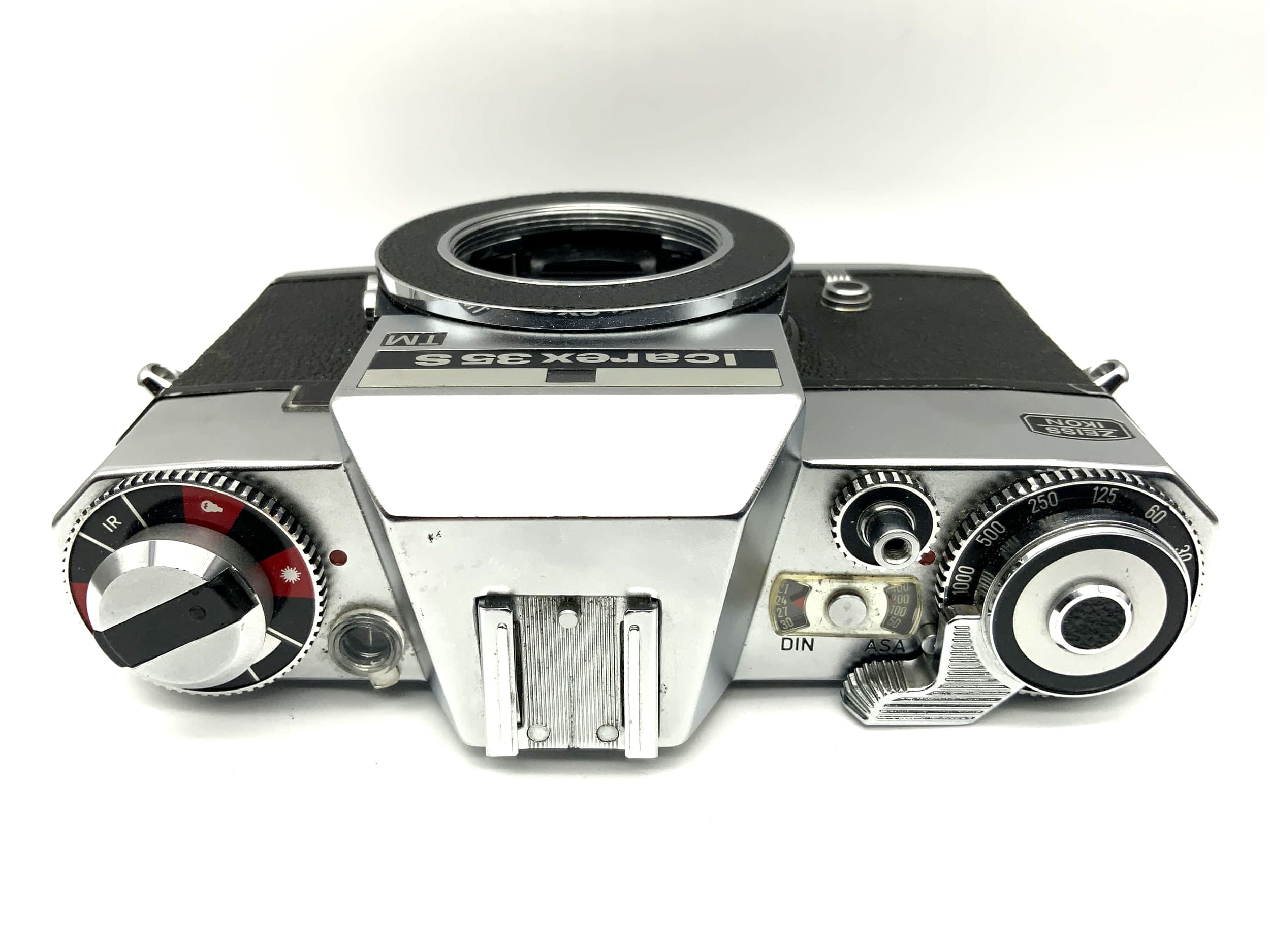 Appareil photo reflex argentique Zeiss Ikon Icarex 35 S 35 mm (M42) ! Cellule de pose défectueuse !