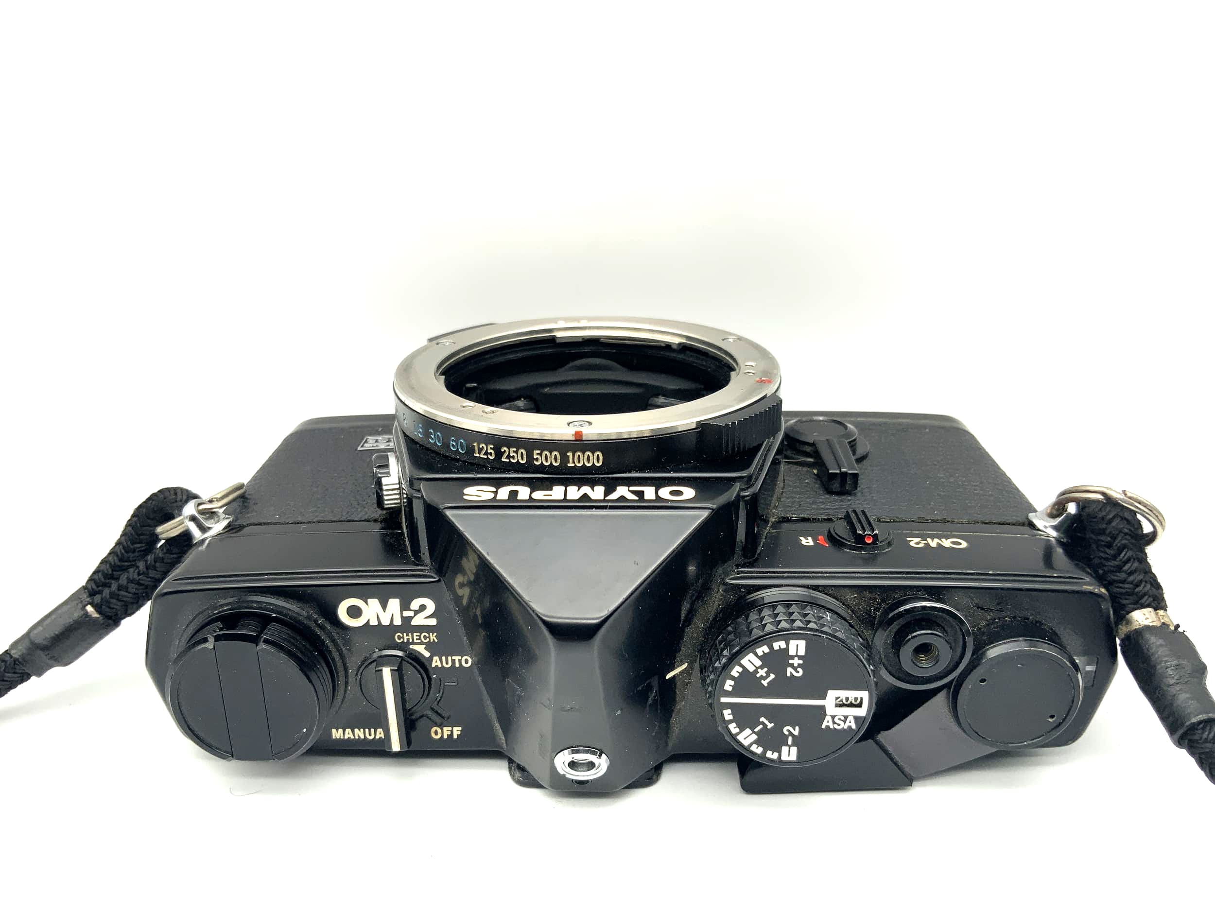 Boîtier reflex argentique Olympus OM-2 35 mm (Olympus OM) ! Cellule photoélectrique défectueuse !