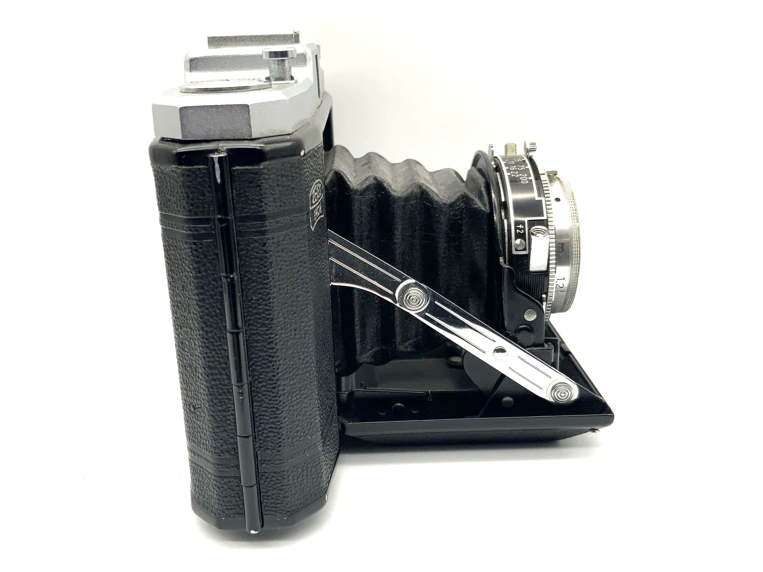Zeiss Ikon Nettar 518/16 folding camera with Novar Anastigmat 1:4.5 f=75mm Vario