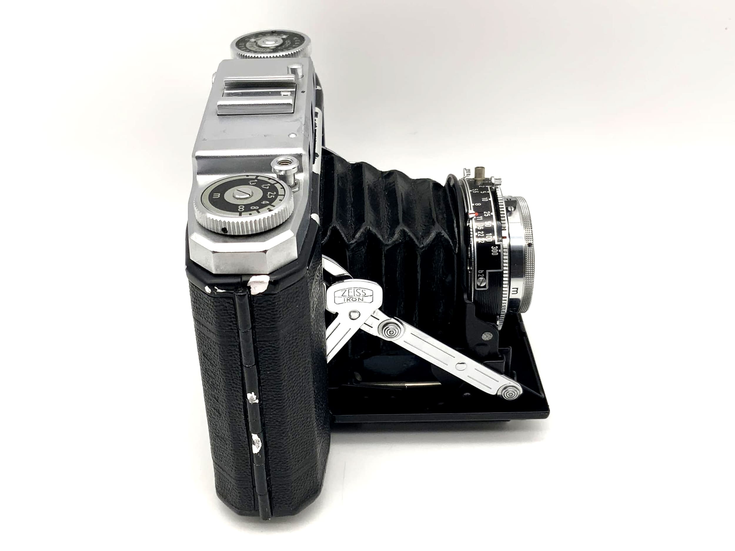 Zeiss Ikon Ikonta M 524/16 folding camera Novar Anastigmat 1:3.5 f=75mm Prontor-SVS