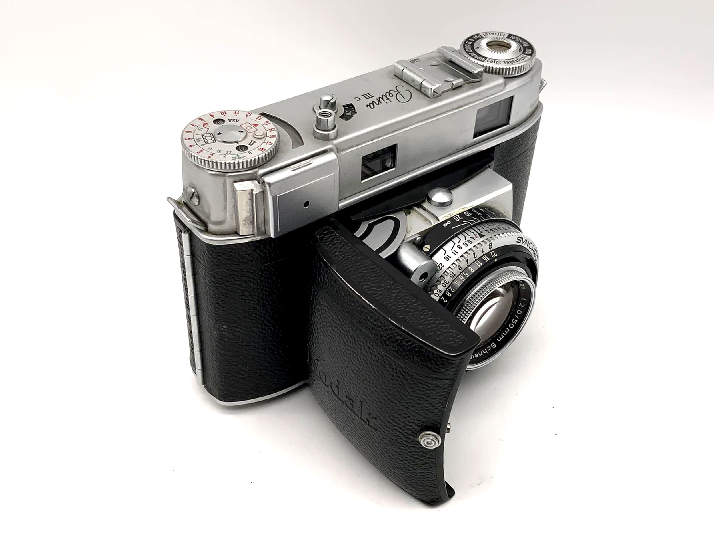Appareil photo pliant Kodak Retina IIIc avec objectif Schneider Kreuznach Xenar f:2.0/50mm (défectueux)