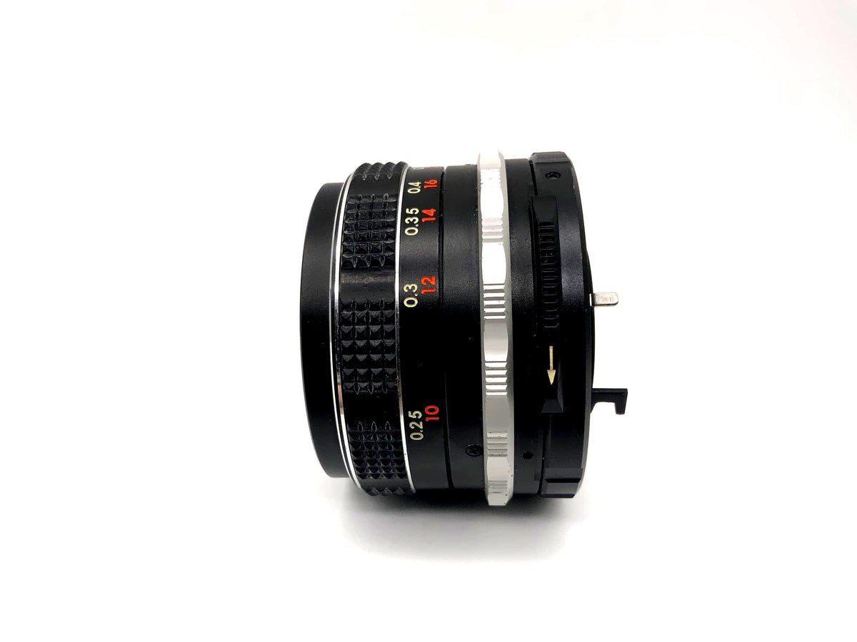 Objectif Miranda 28 mm 1:2.8 à correction automatique EC (monture Miranda)