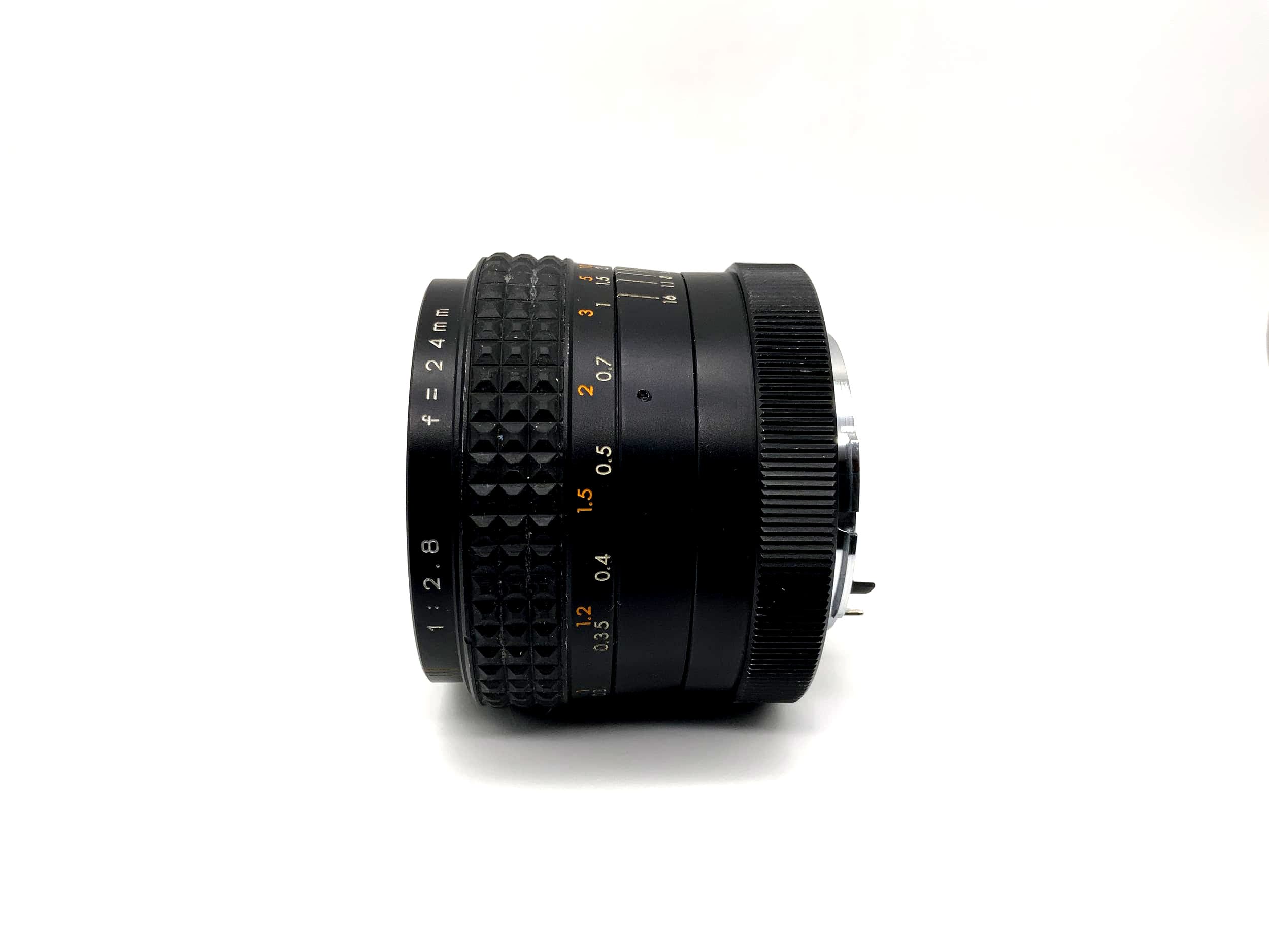 Objectif Makinon 24 mm 1:2.8 pour caméra de voiture (Konica AR)