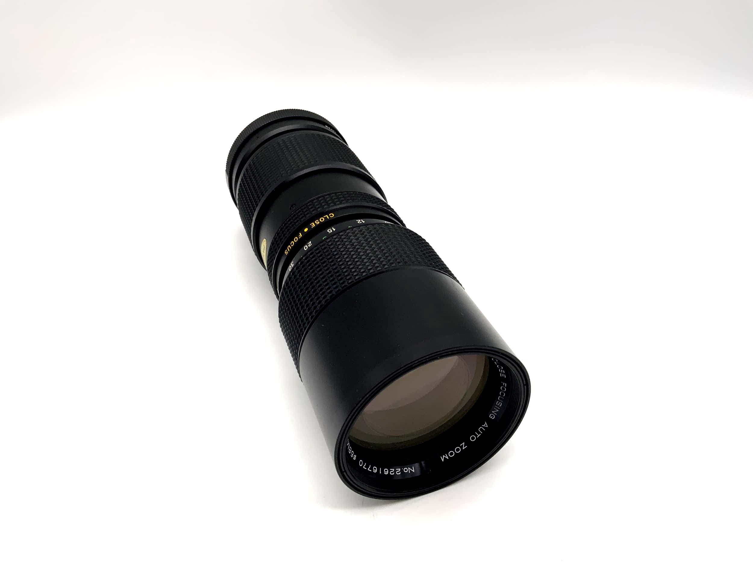 Objectif Vivitar 85-205 mm 1:3.8 à mise au point rapprochée et zoom automatique (Minolta MD)