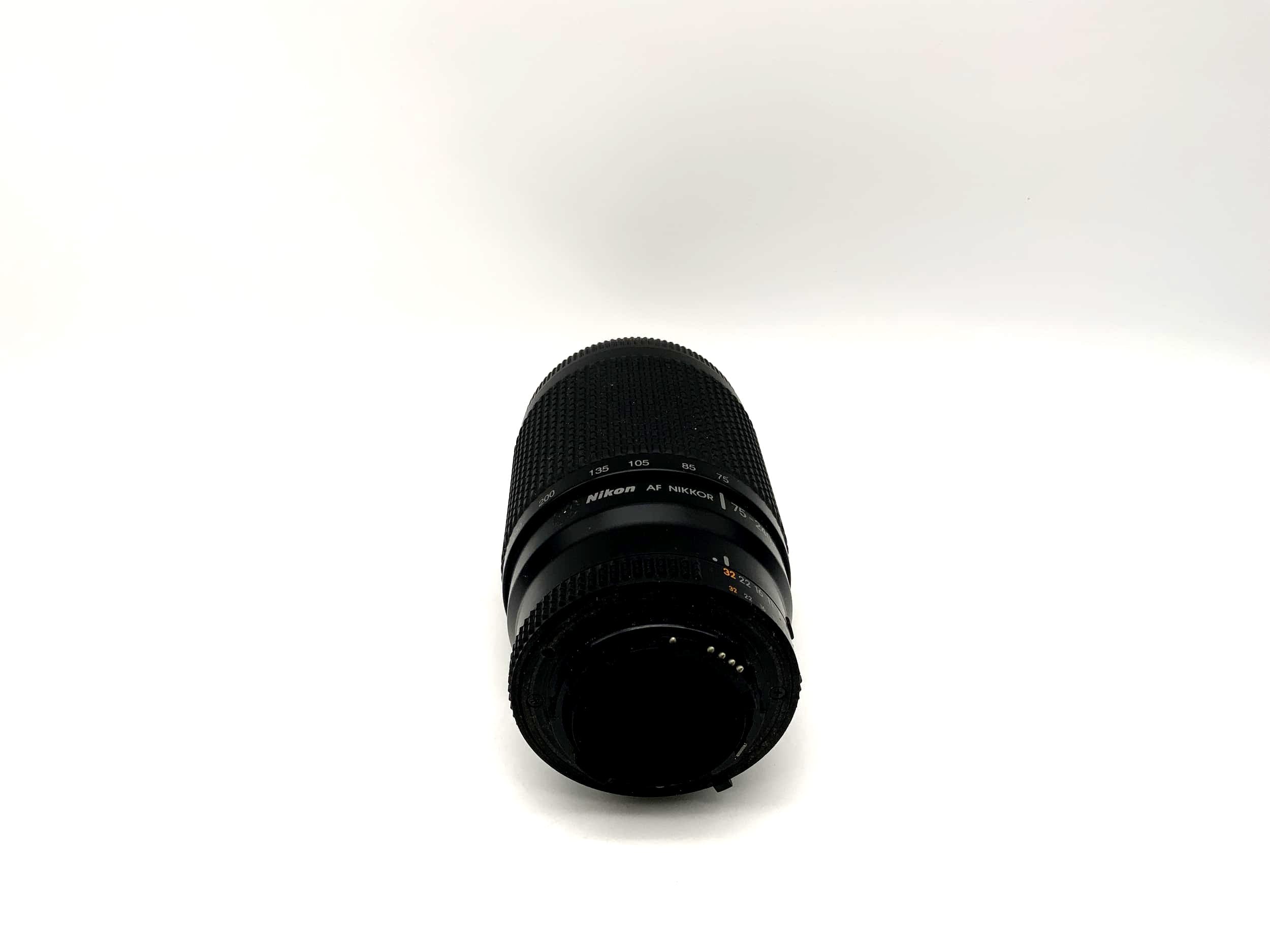Objectif Nikon 75-240 mm 1:4,5-5,6 D AF Nikkor pour appareil photo (Nikon AF)