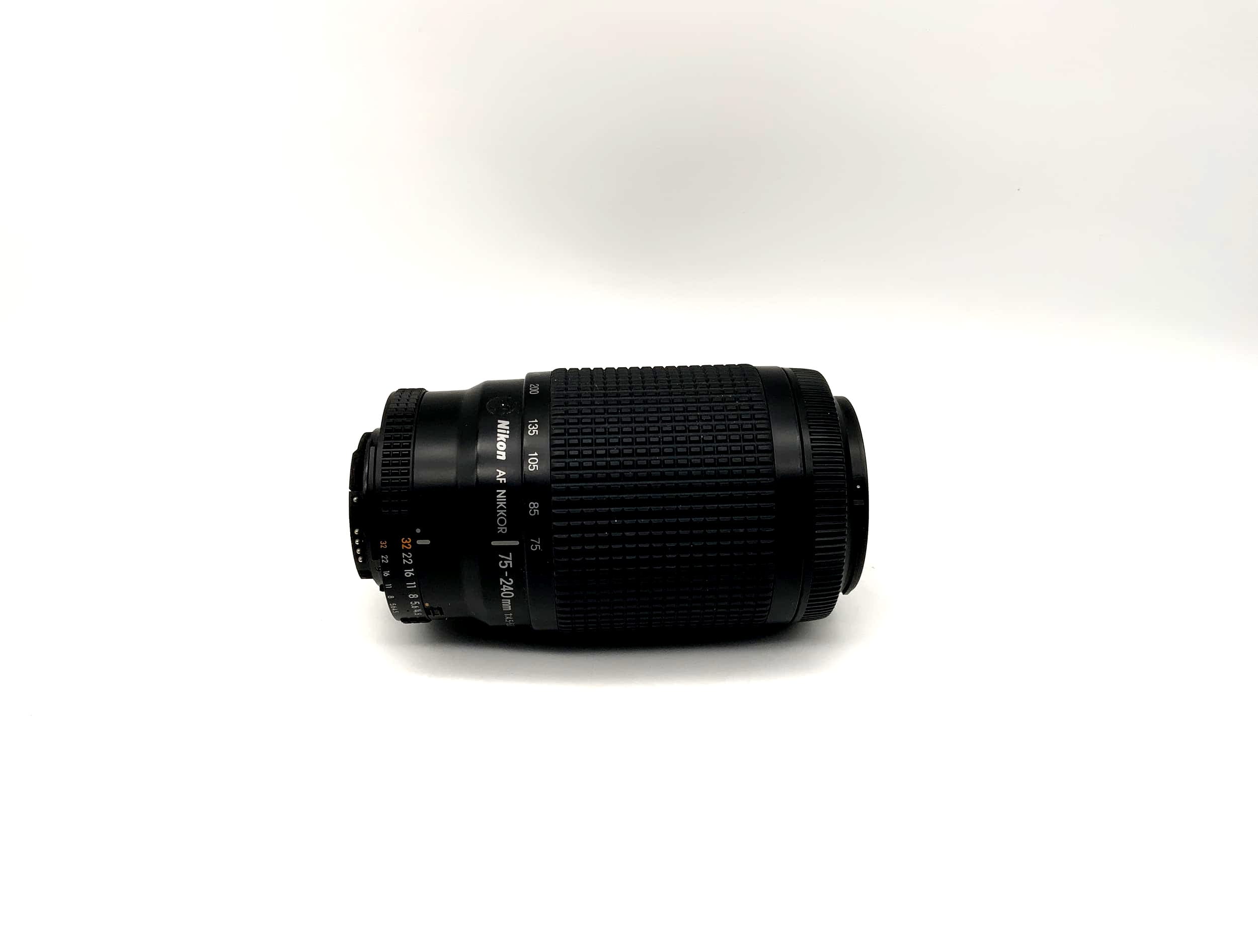Objectif Nikon 75-240 mm 1:4,5-5,6 D AF Nikkor pour appareil photo (Nikon AF)