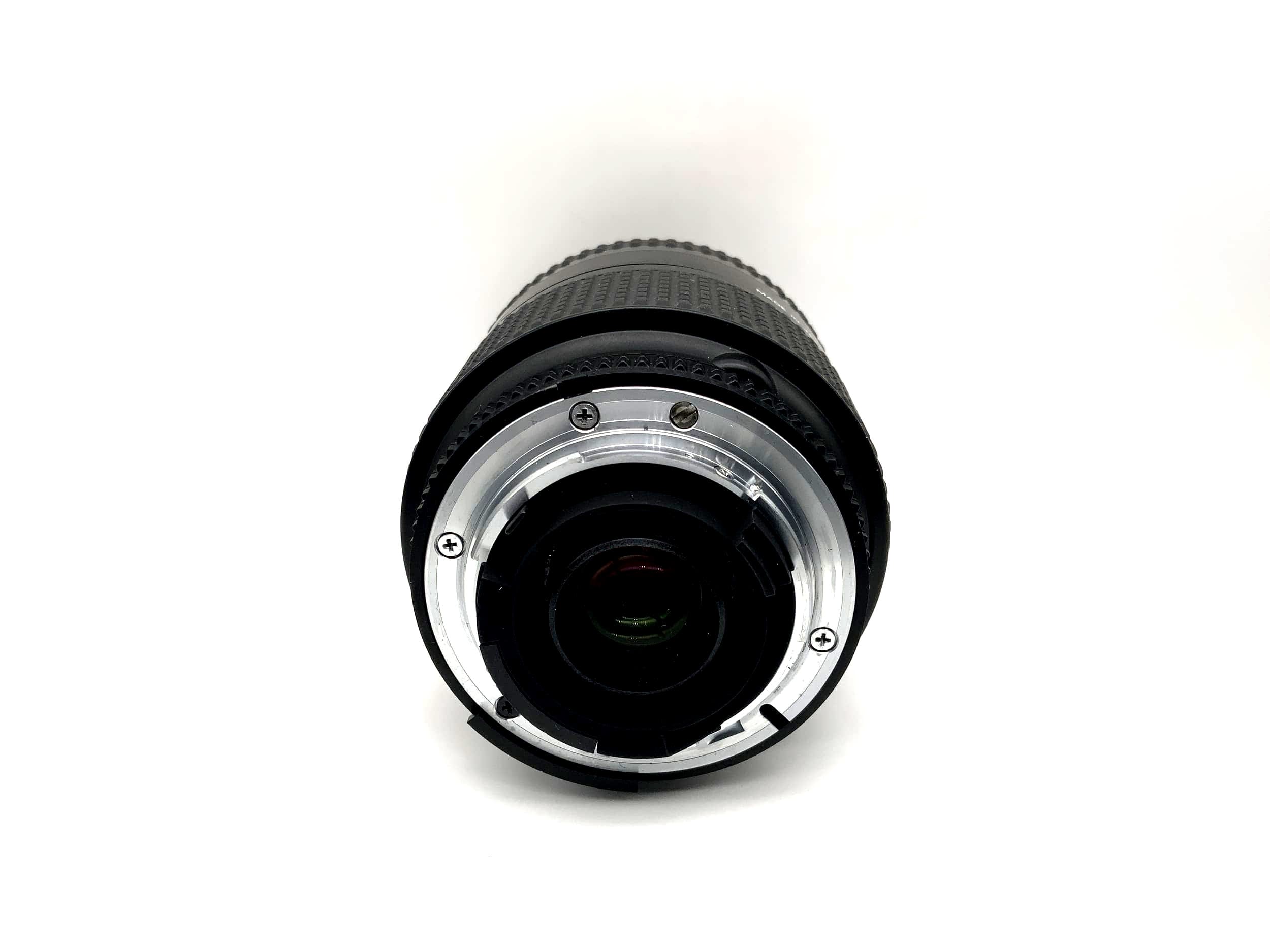 Objectif Nikon 28-105 mm 1:3,5-4,5 D AF Nikkor Macro Objectif à mise au point automatique (Nikon AF)
