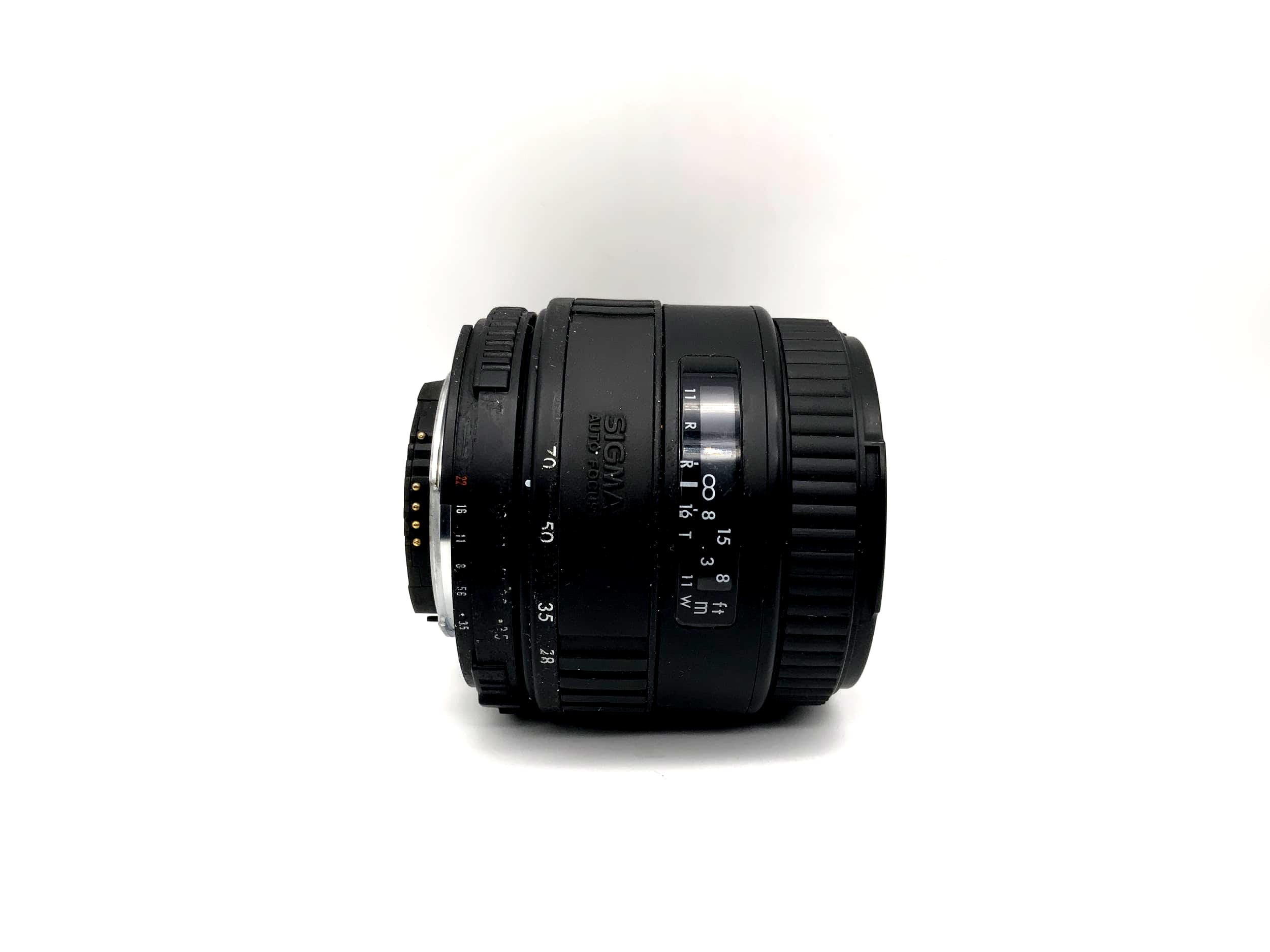 Sigma 28-70 mm 1:3,5-4,5 Objectif UC Zoom Objectif de caméra AF multicouche (Nikon AF)