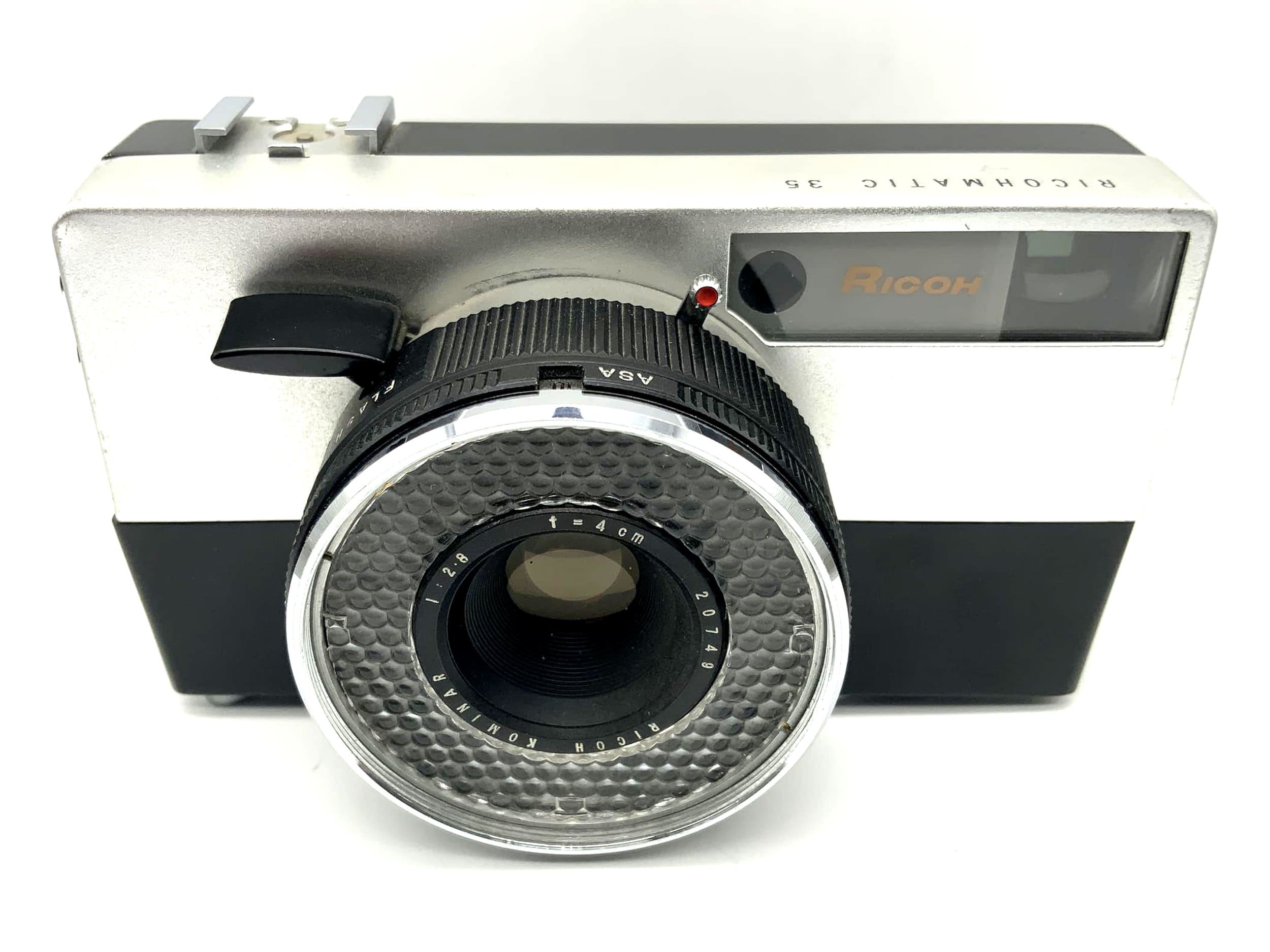 Appareil photo Ricoh Ricohmatic 35 avec viseur et objectif Kominar 1:2.8 f=4cm