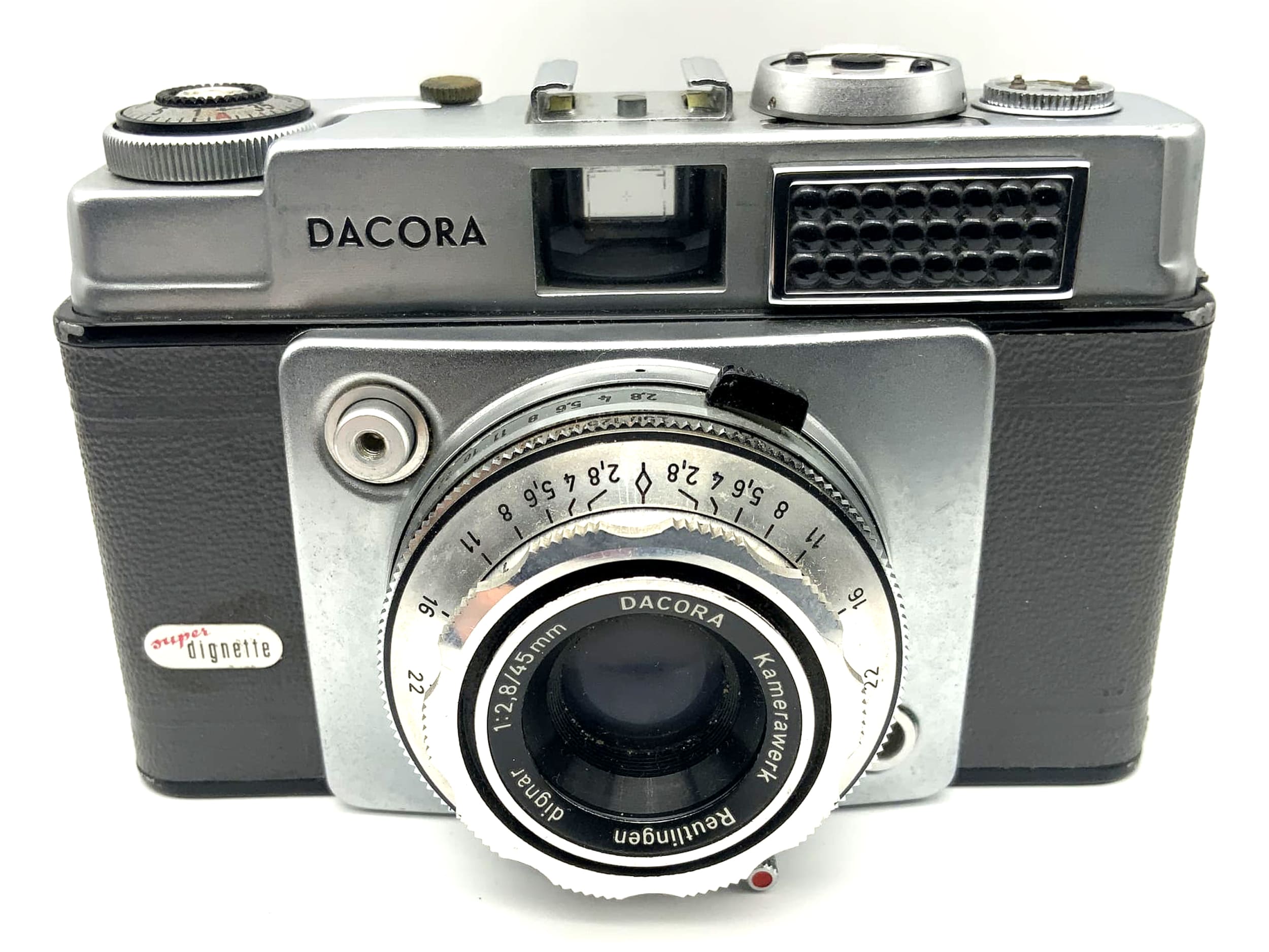 Dacora super Dignette viewfinder camera with dignar 1:2.8/45mm lens