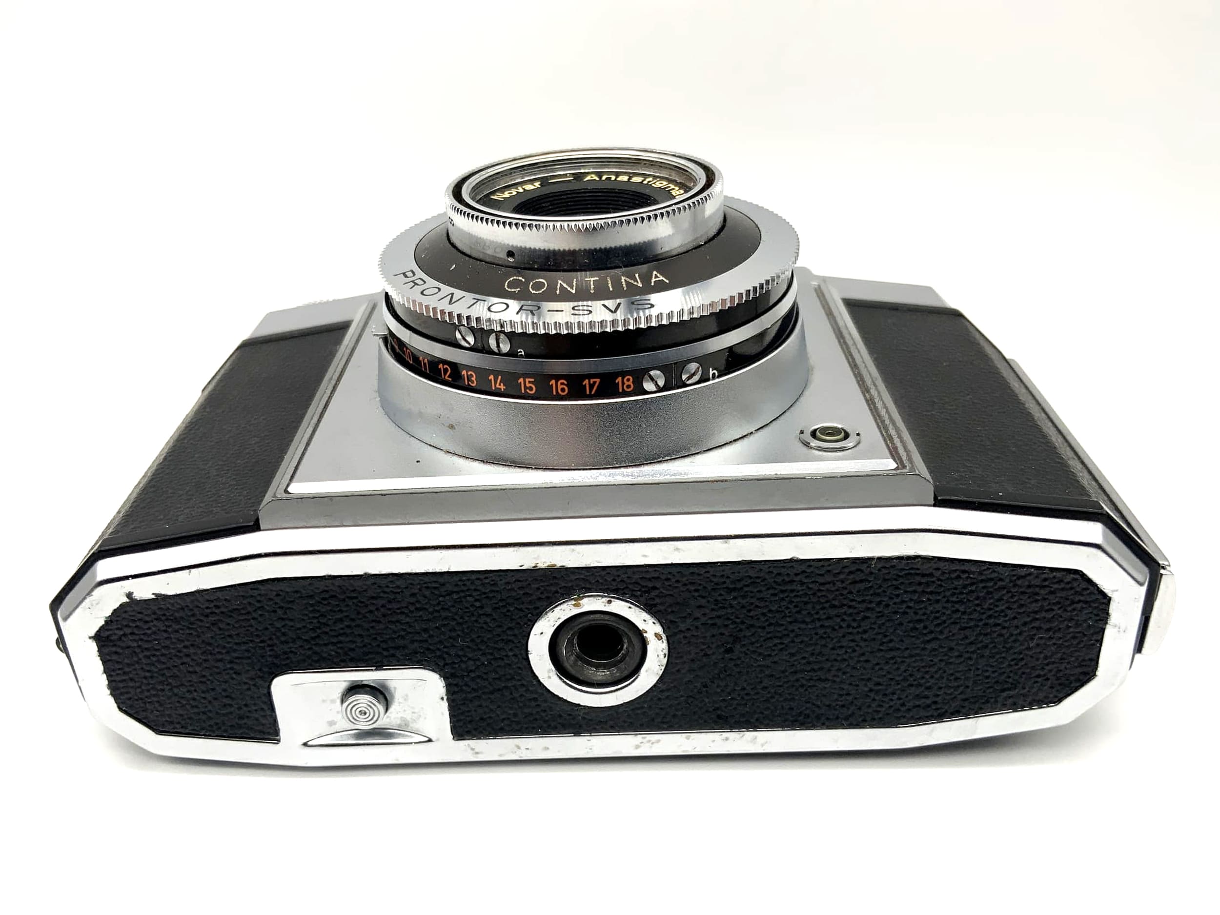 Appareil photo à visée Zeiss Ikon Contina, objectif Novar-Anastigmat 1:3.5 f=45mm 527/24 Prontor-SVS