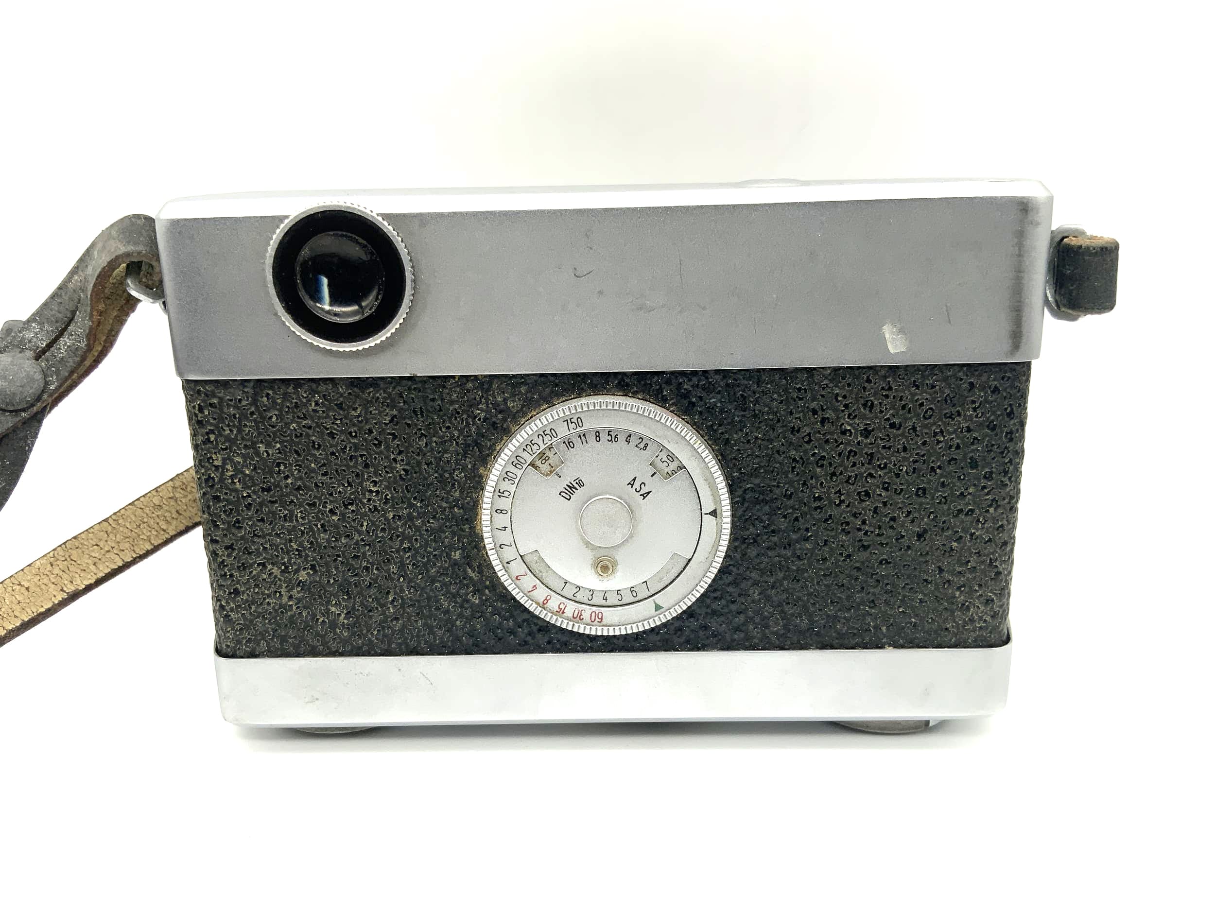 Pentacon Werra 2 viewfinder camera with Carl Zeiss Tessar 2.8/50 Prestor RVS black