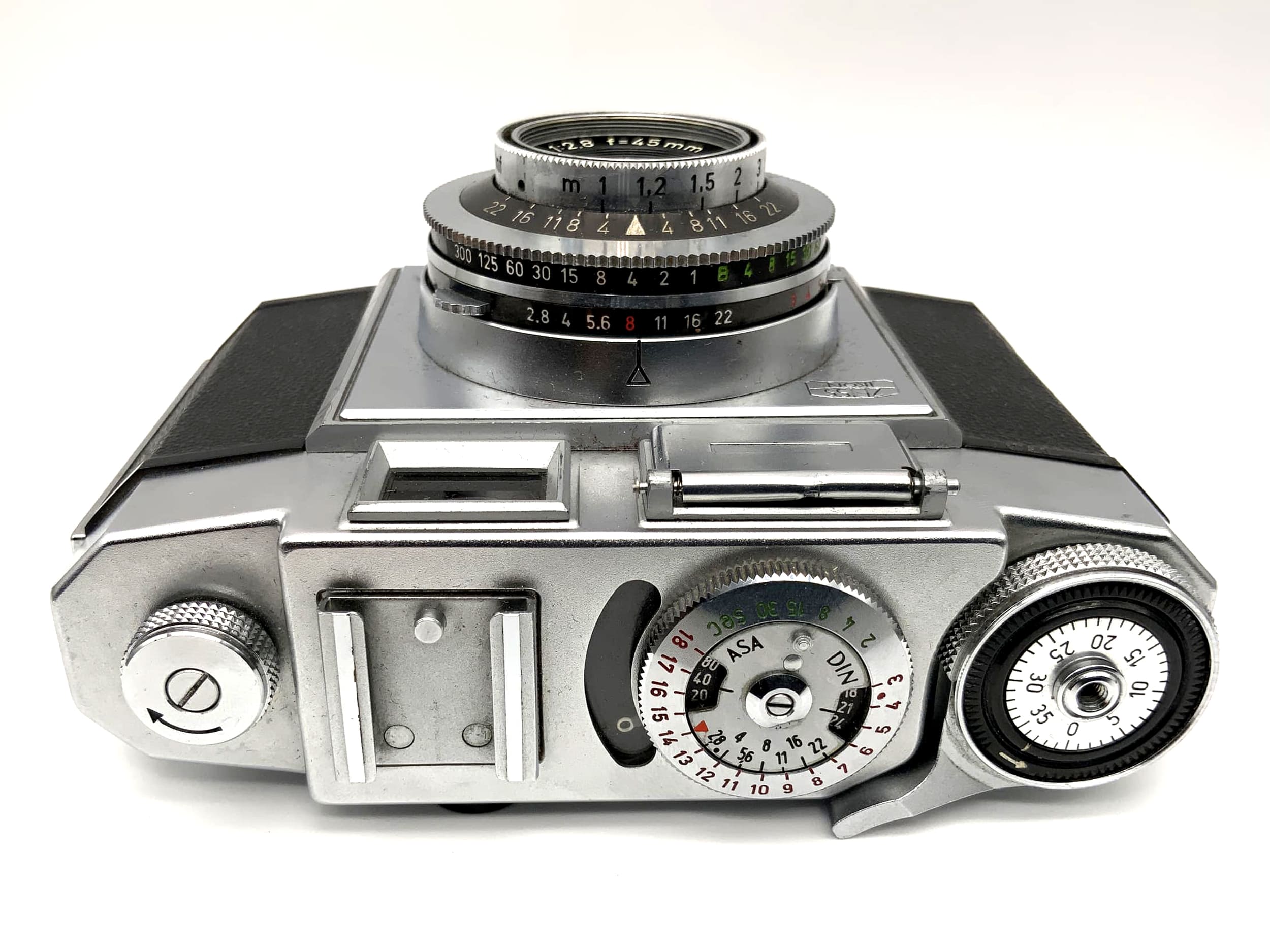 Zeiss Ikon Contina avec Novicar Anastigmat 1:2,8 f=45mm 527/24 Prontor-SVS