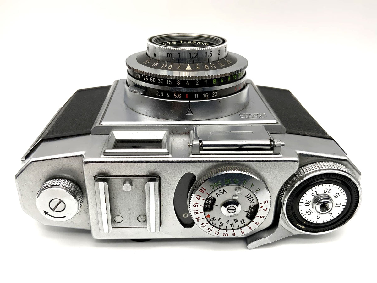 Zeiss Ikon Contina with Novicar Anastigmat 1:2.8 f=45mm 527/24 Prontor-SVS