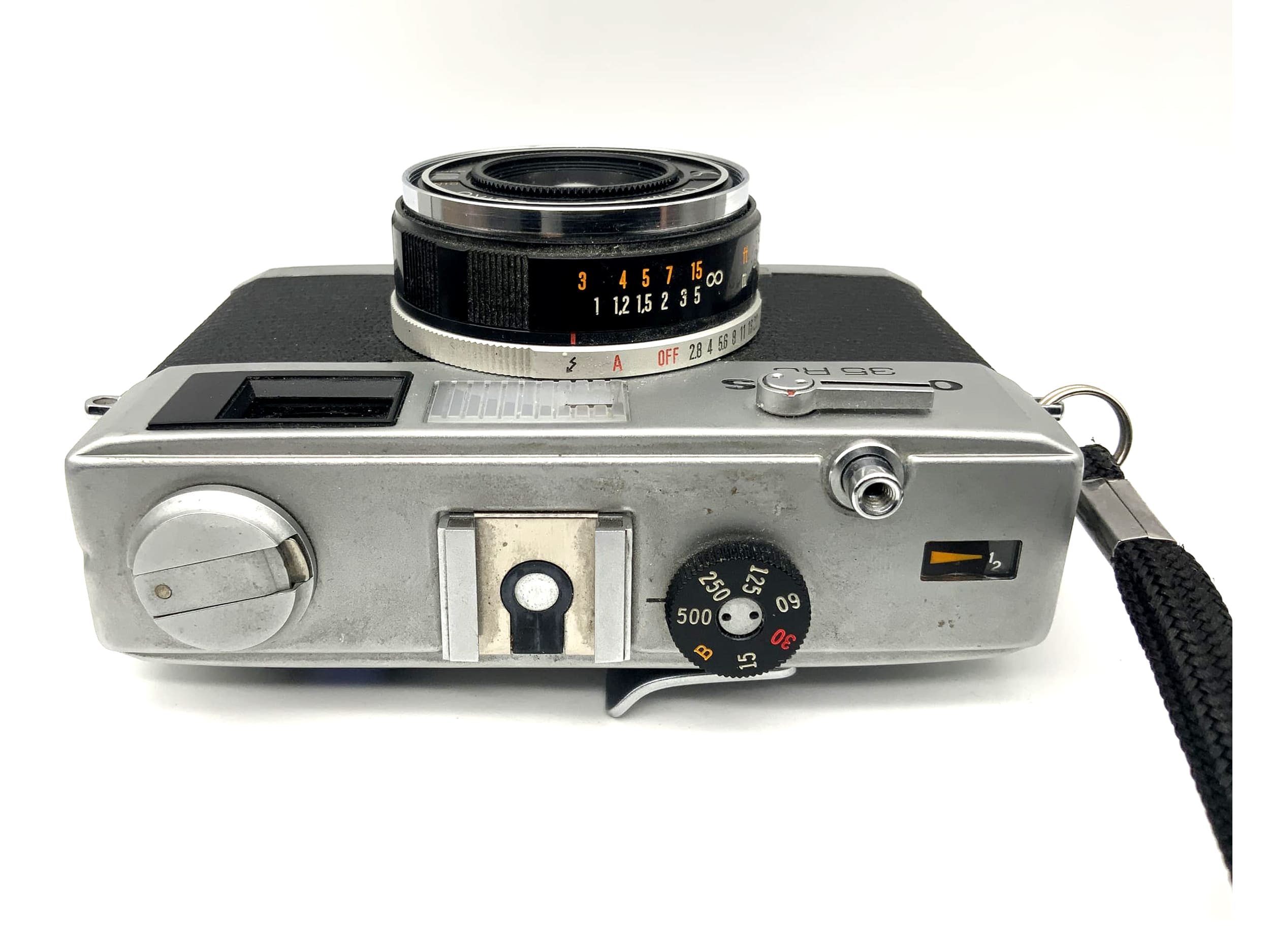 Appareil photo Olympus 35 RC avec viseur et objectif E.Zuiko 1:2.8 f=42mm 35mm