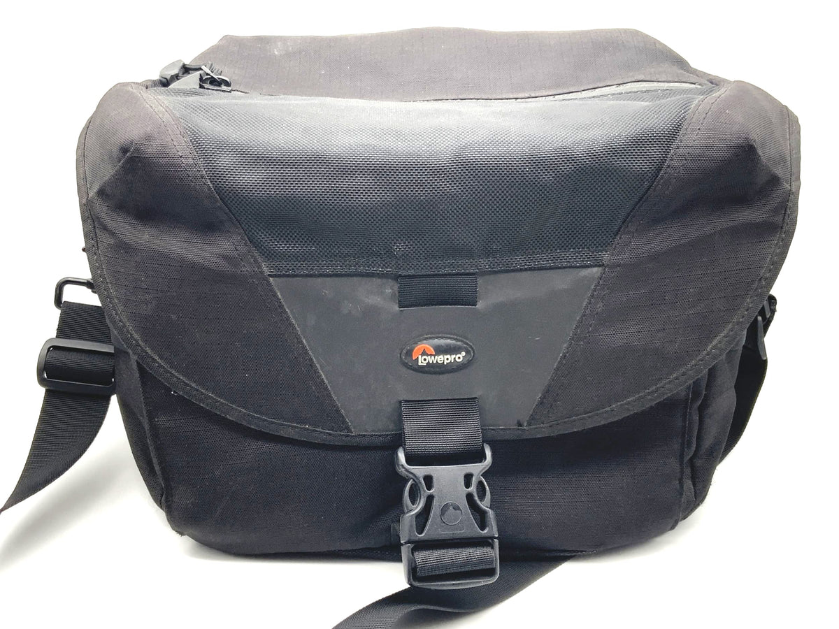 Sac photo Lowepro Stealth Reporter D300 AW noir, dimensions approximatives : 30 x 20 x 10 cm