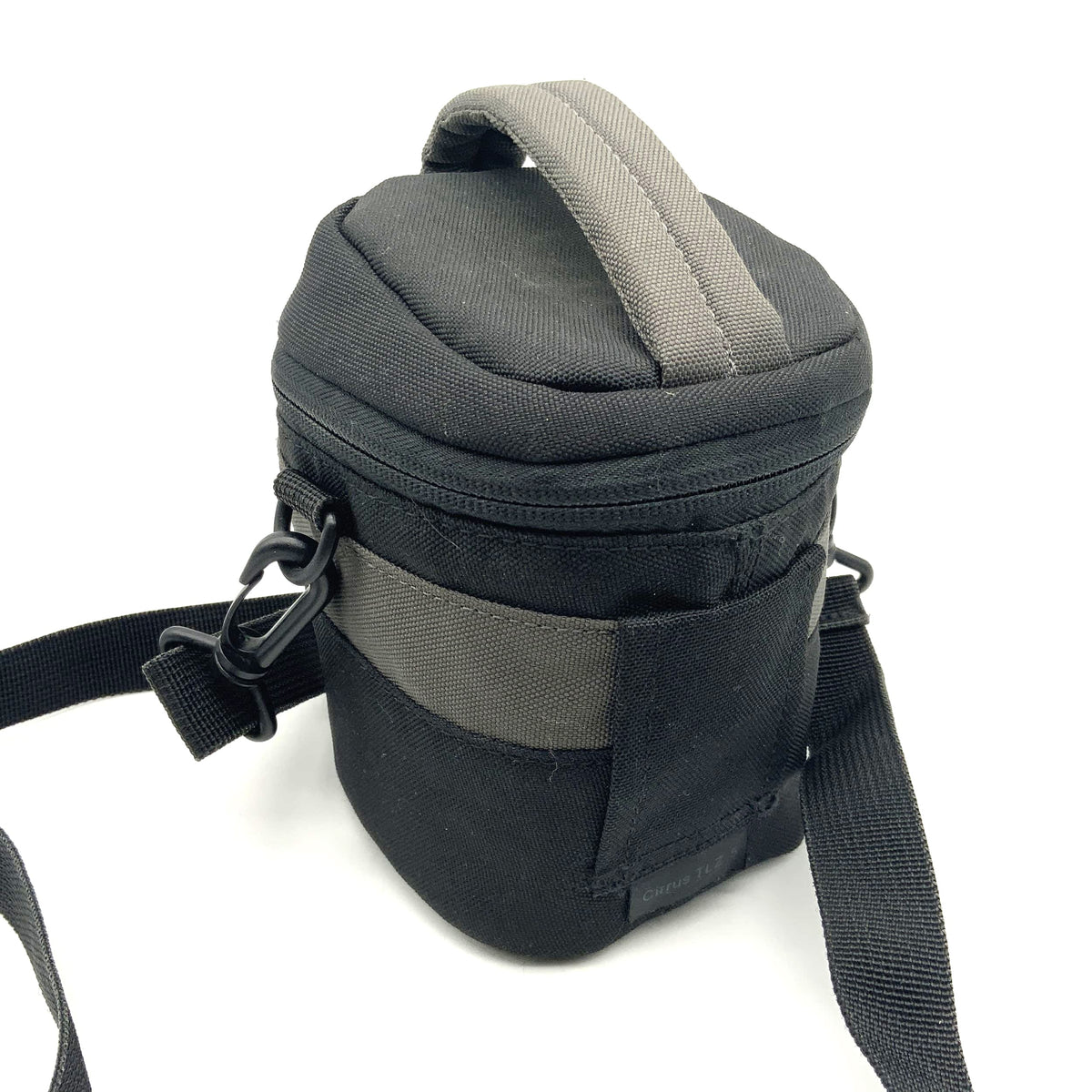 Étui Lowepro Cirrus TLZ 5 noir, dimensions approximatives : 9,5 x 11,5 x 9 cm