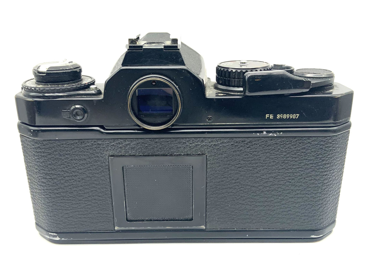 Boîtier d'appareil photo reflex argentique Nikon FE 35 mm (Nikon F)