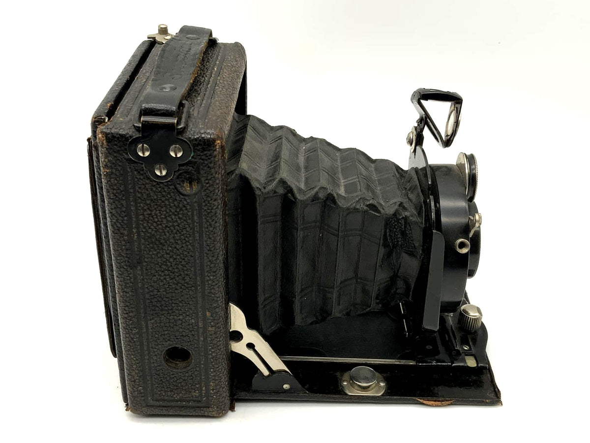 Appareil photo analogique Contessa Nettel Suevia avec objectif Anastigmat 1:6.3 F=10.5cm