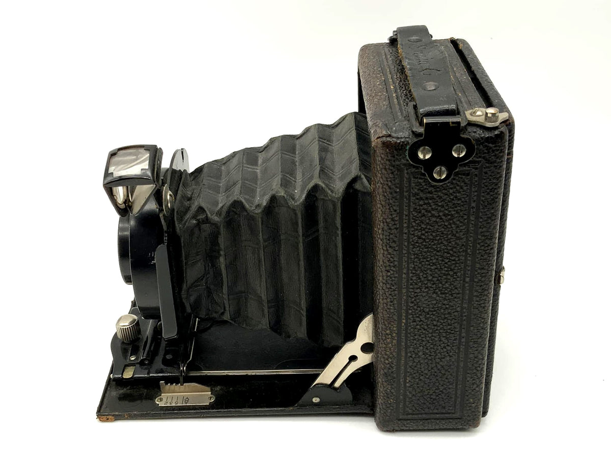 Appareil photo analogique Contessa Nettel Suevia avec objectif Anastigmat 1:6.3 F=10.5cm