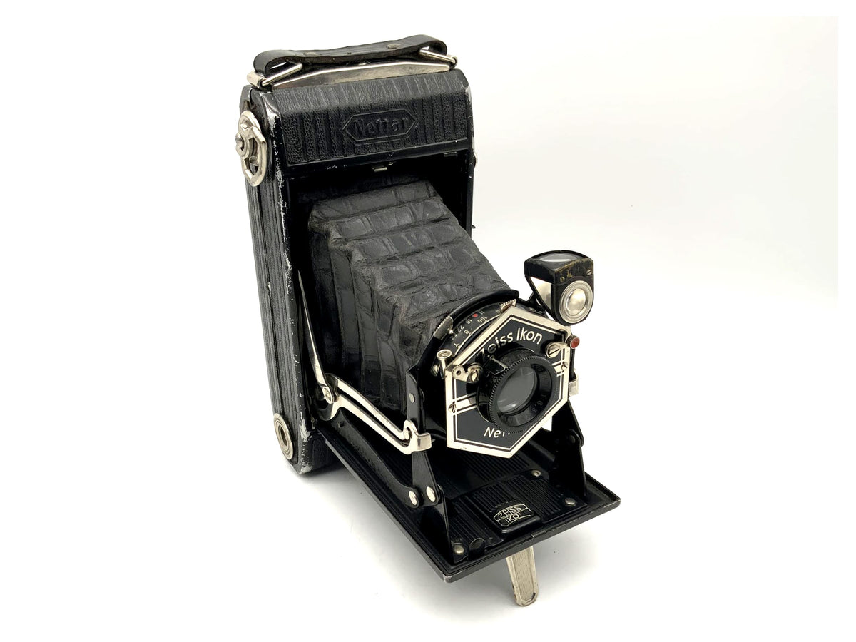 Zeiss Ikon Nettar 515/2 folding camera with Anastigmat 1:6.3 f=10.5cm Nettar S