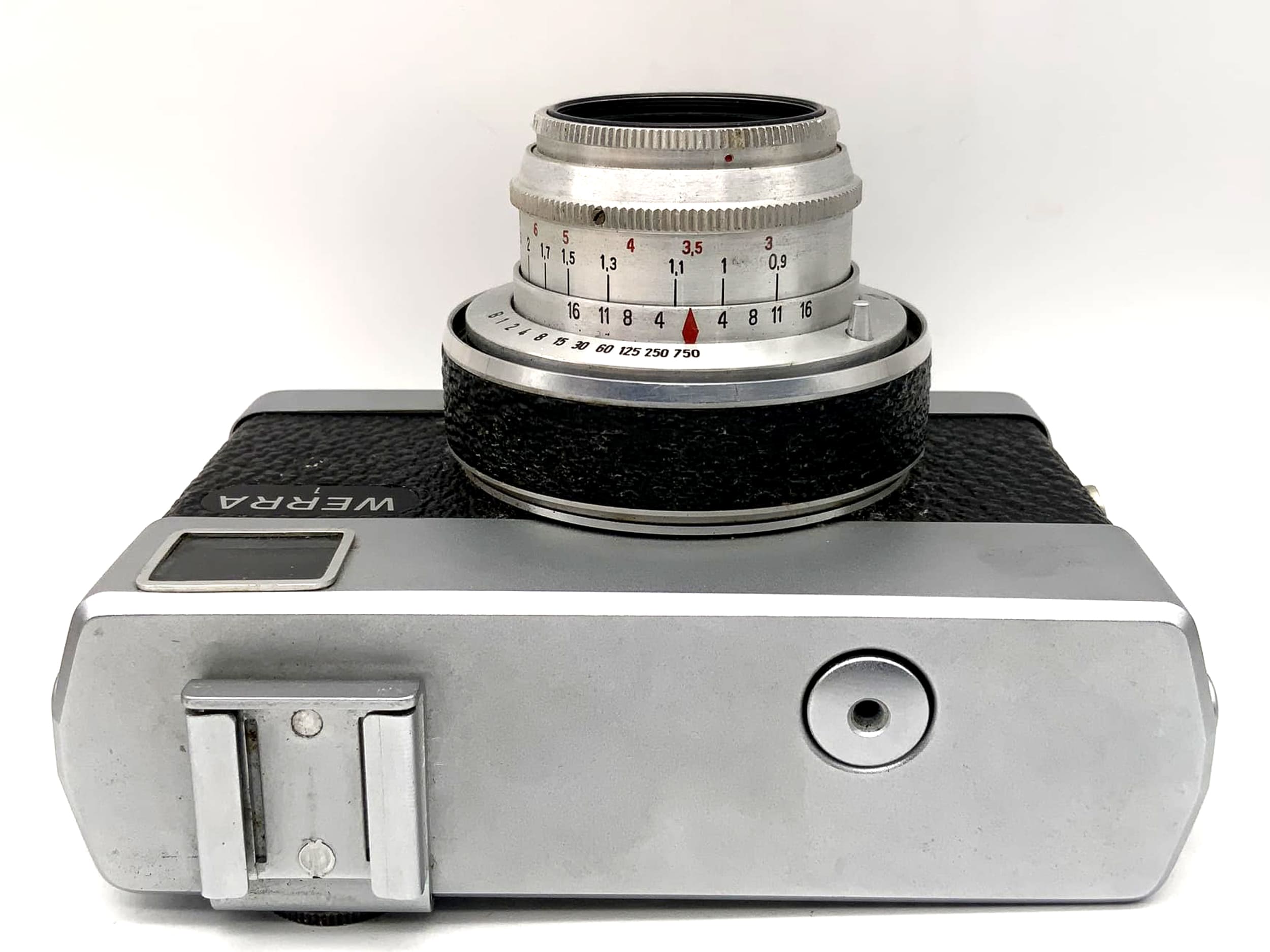 Appareil photo à visée directe Carl Zeiss Werra 1 avec objectif Tessar 2.8/50 Prestor RVS analogique