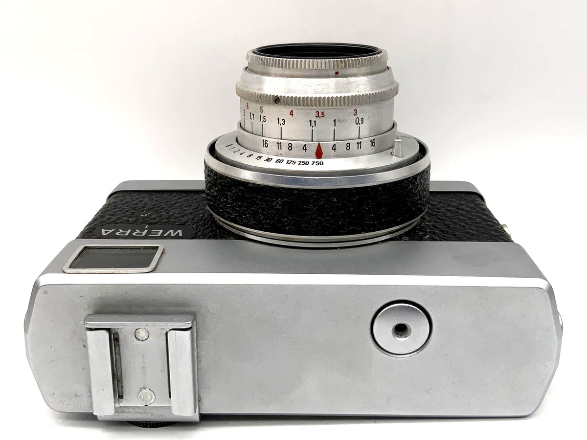Appareil photo à visée directe Carl Zeiss Werra 1 avec objectif Tessar 2.8/50 Prestor RVS analogique
