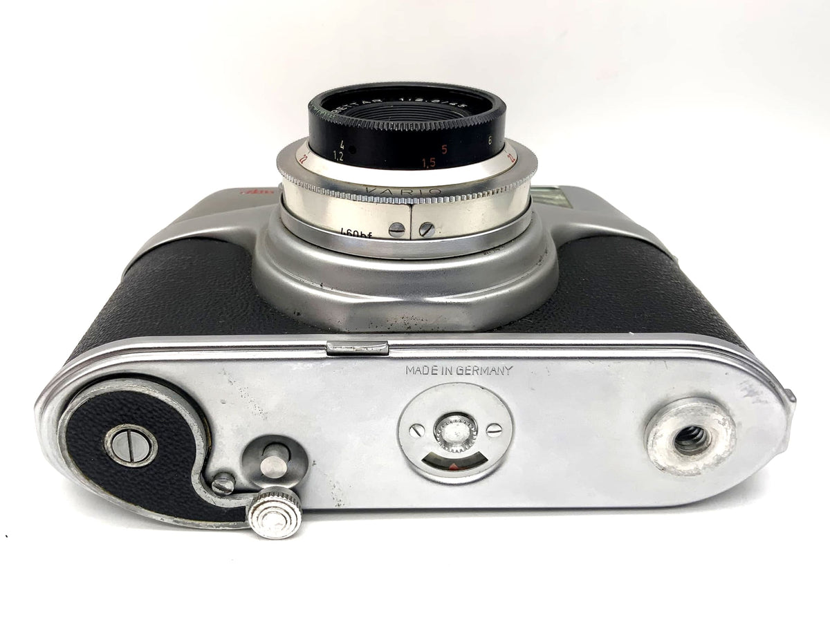 Aka Arette A viewfinder camera with Arettar 1:2.8/45 Vario compact camera analog camera
