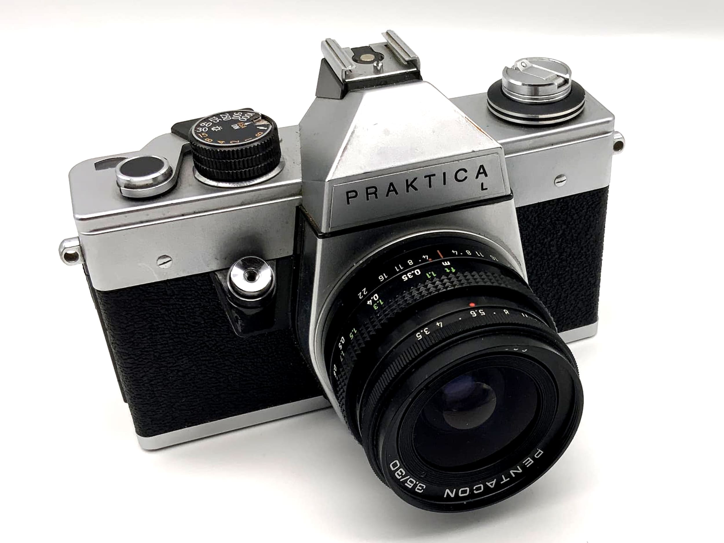 Pentacon Praktica L with 3.5 30mm lens SLR camera 35mm analog