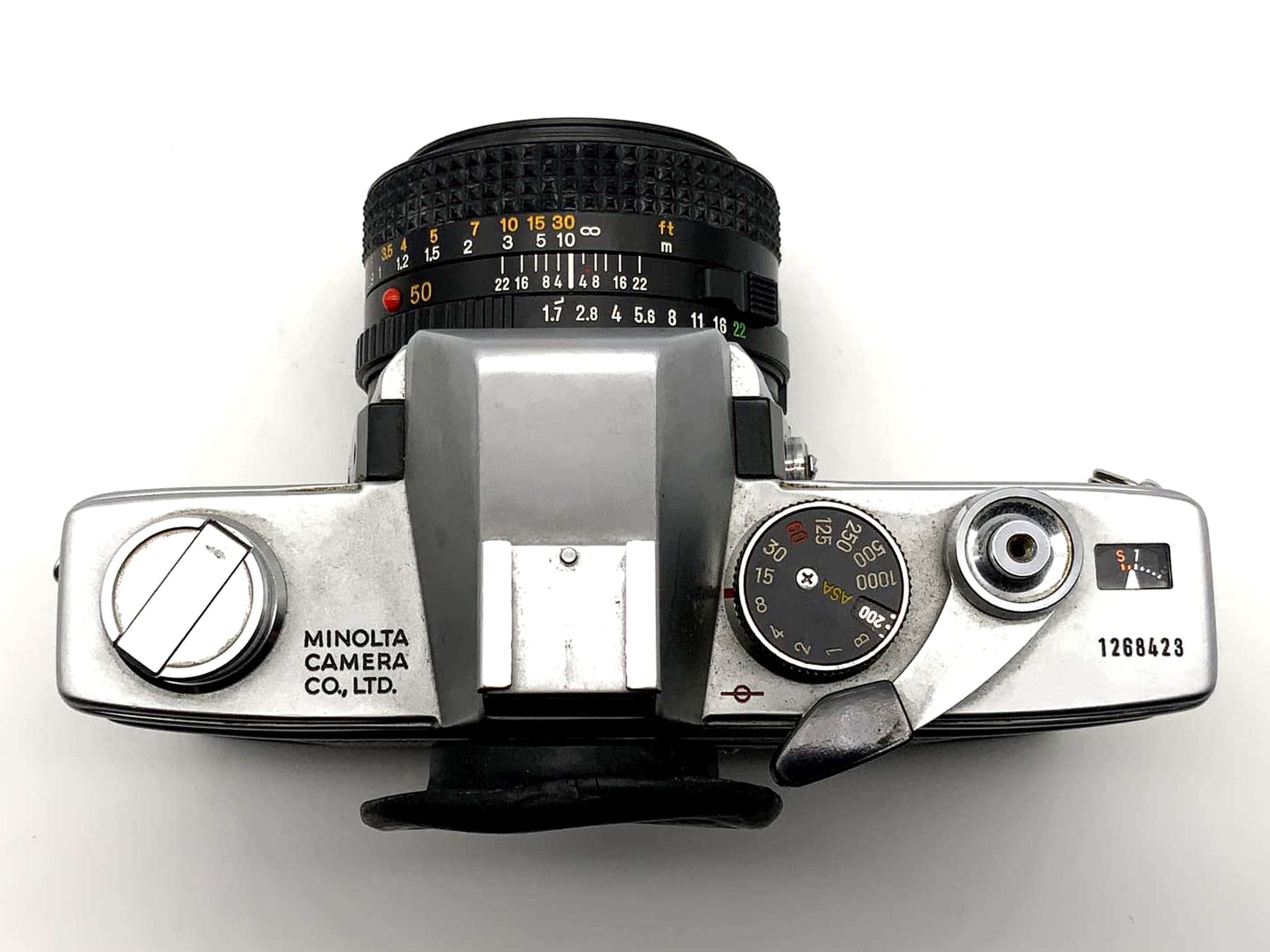 Minolta SRT 101 avec objectif Minolta MD 1.7 50 mm, appareil photo reflex argentique 35 mm.
