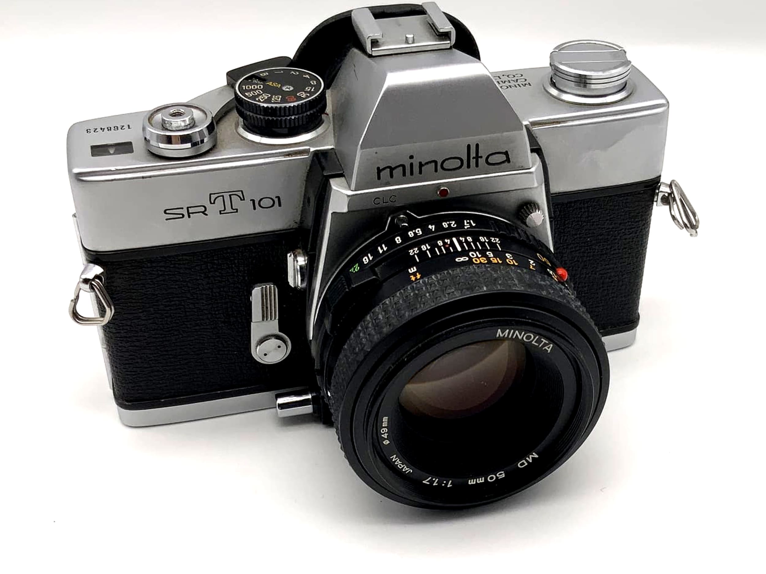 Minolta SRT 101 avec objectif Minolta MD 1.7 50 mm, appareil photo reflex argentique 35 mm.