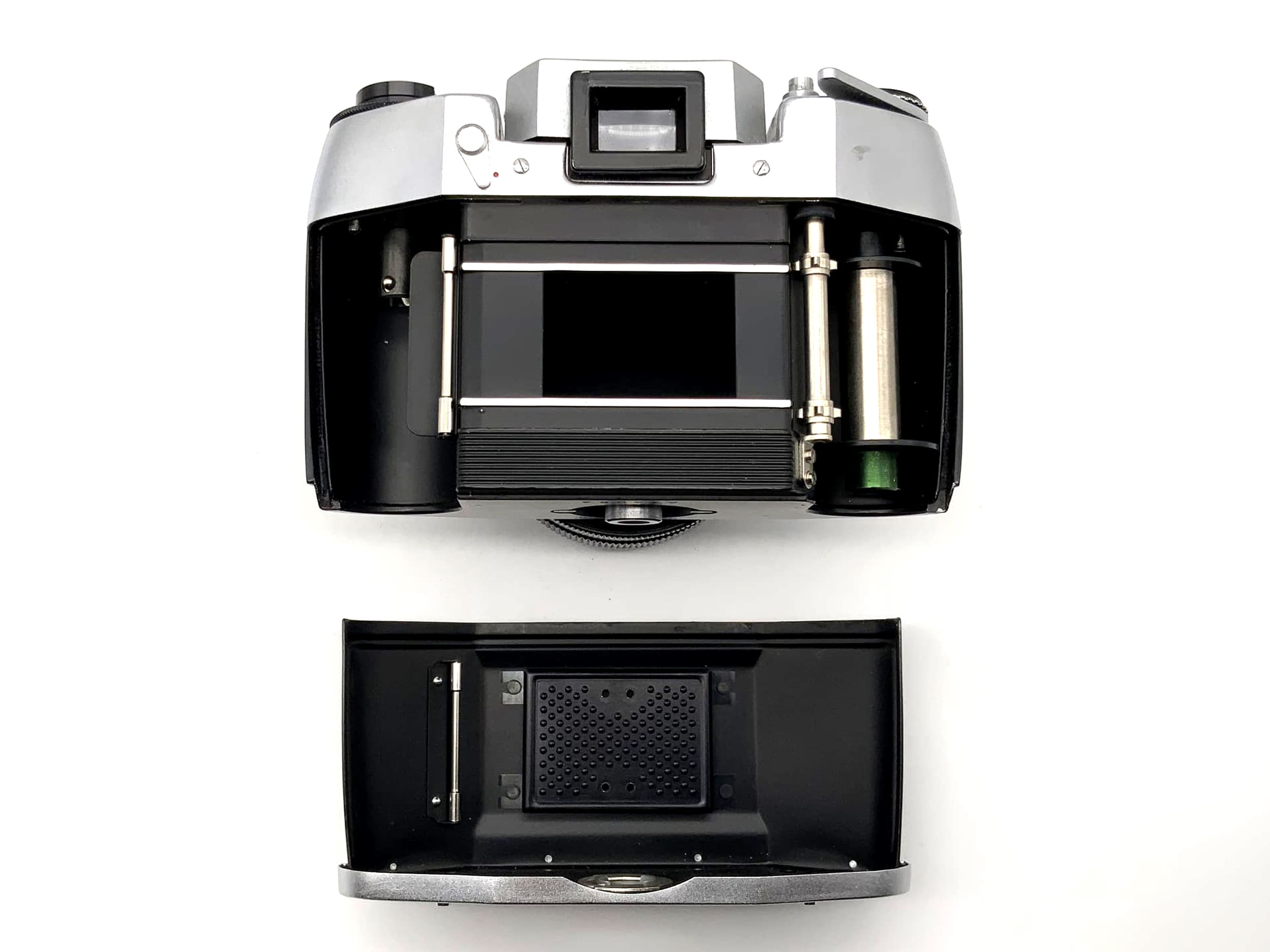 Exakta EXA 1b with Revuenon 2.8 35mm lens, 35mm analog SLR camera
