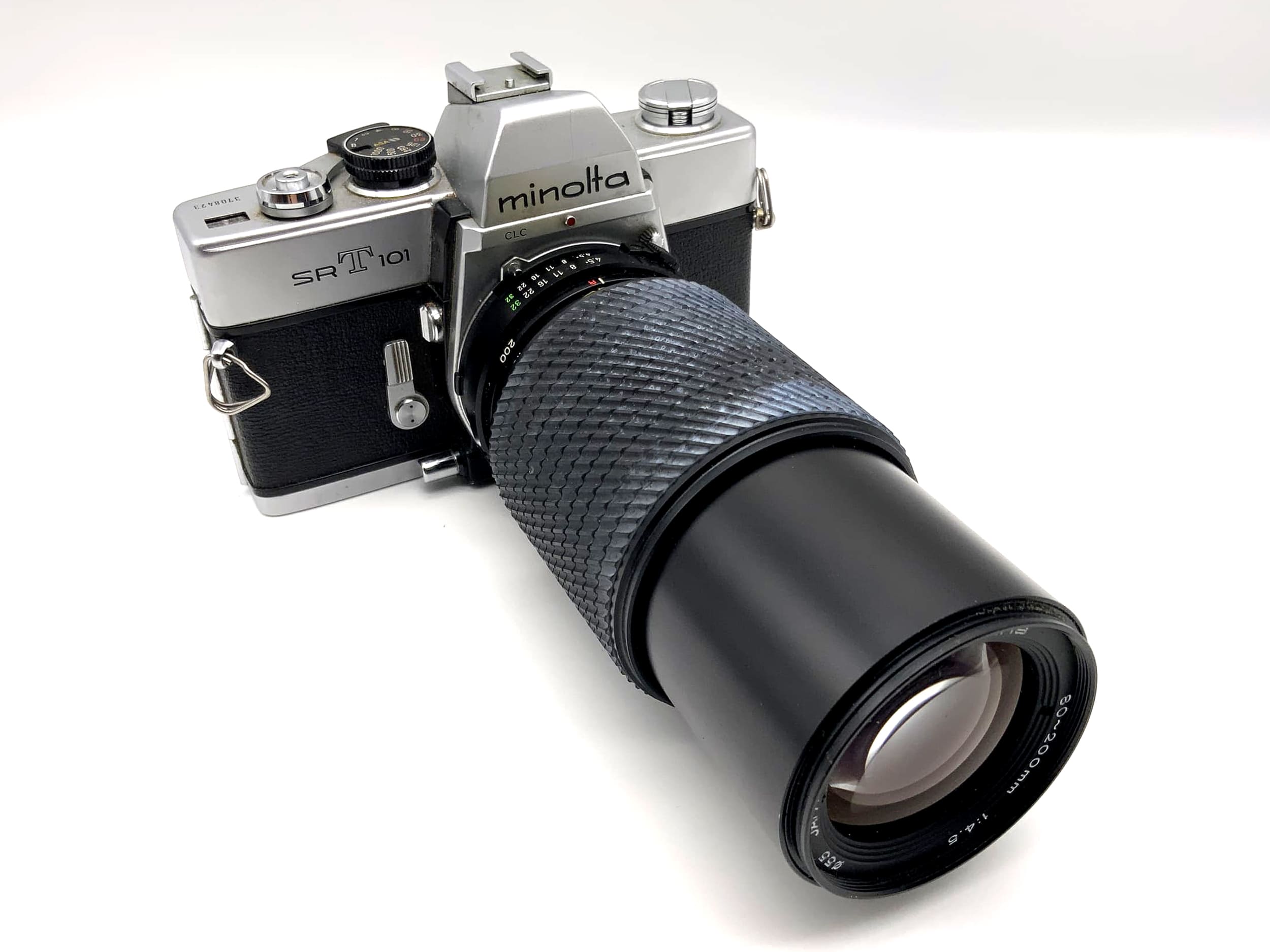 Minolta SRT101 avec objectif Tokina 4.5 80-200 mm, appareil photo reflex argentique 35 mm