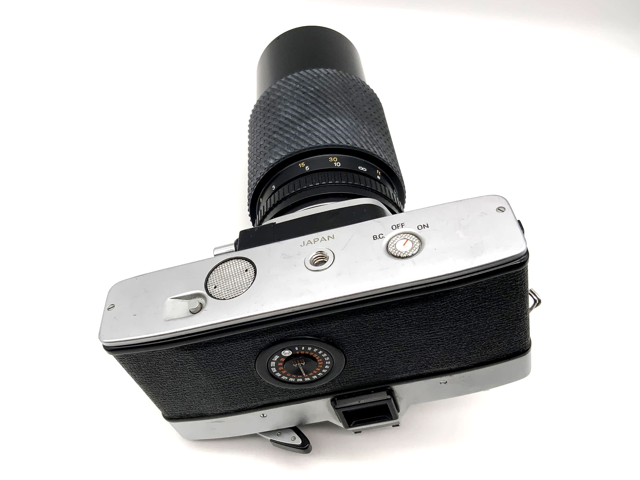 Minolta SRT101 avec objectif Tokina 4.5 80-200 mm, appareil photo reflex argentique 35 mm