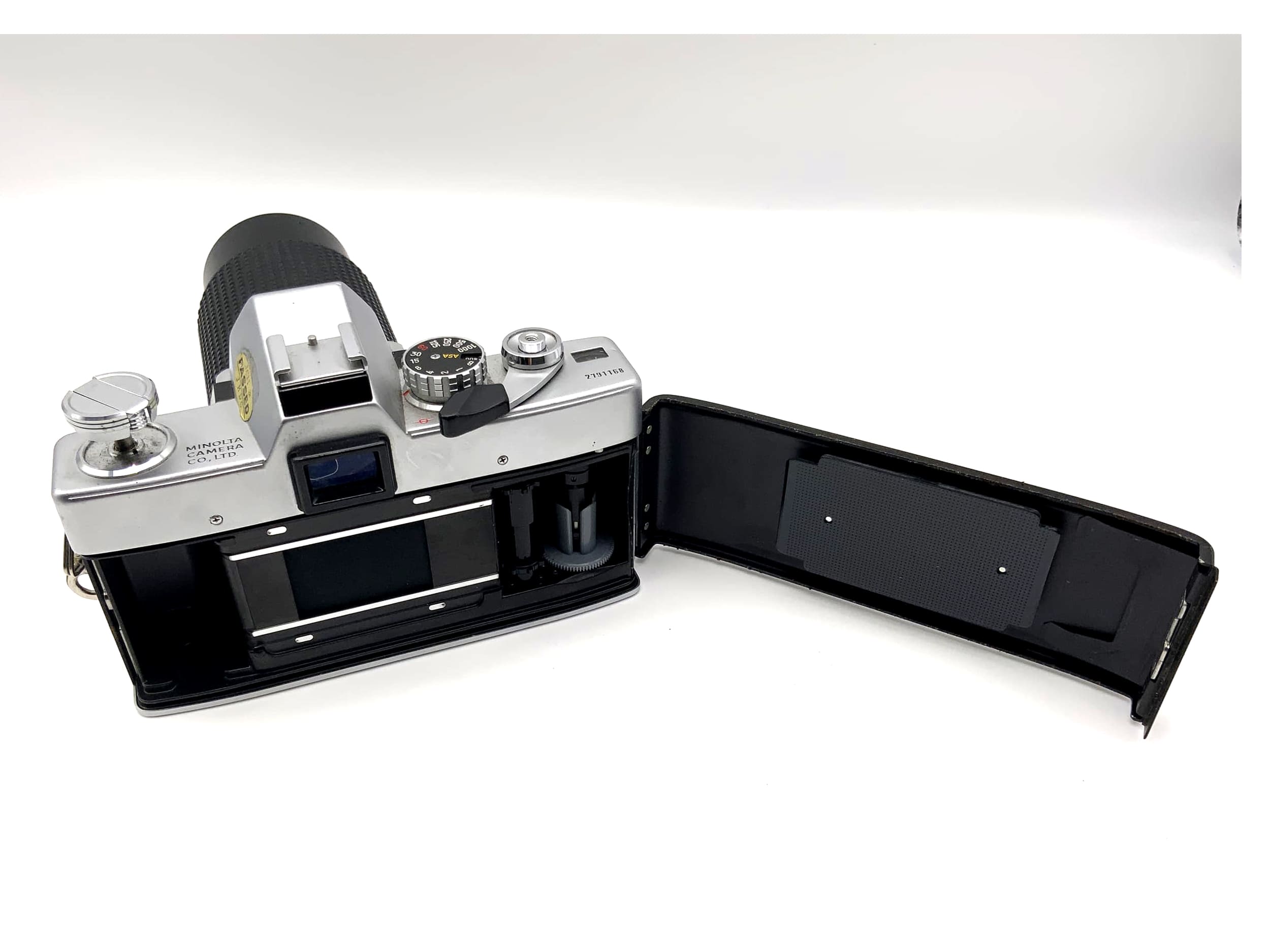 Minolta SRT101 with Tokina RMC 4.5 80-200mm SLR camera, 35mm analog