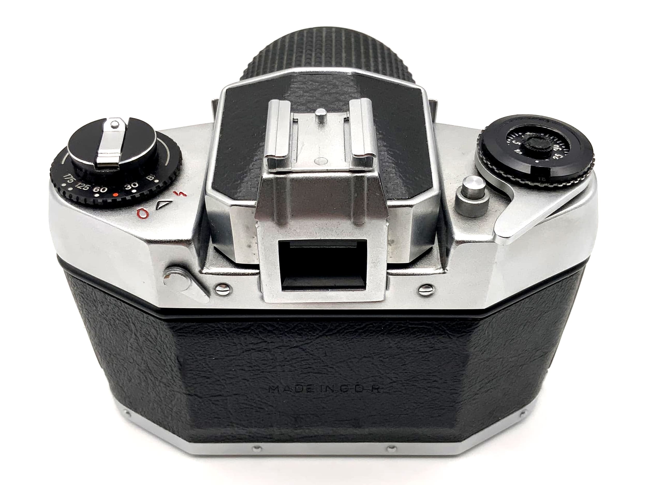 Exakta EXA 1b avec Revuenon MC Zoom 3.5-4.5 28-70 appareil photo reflex 35 mm analogique