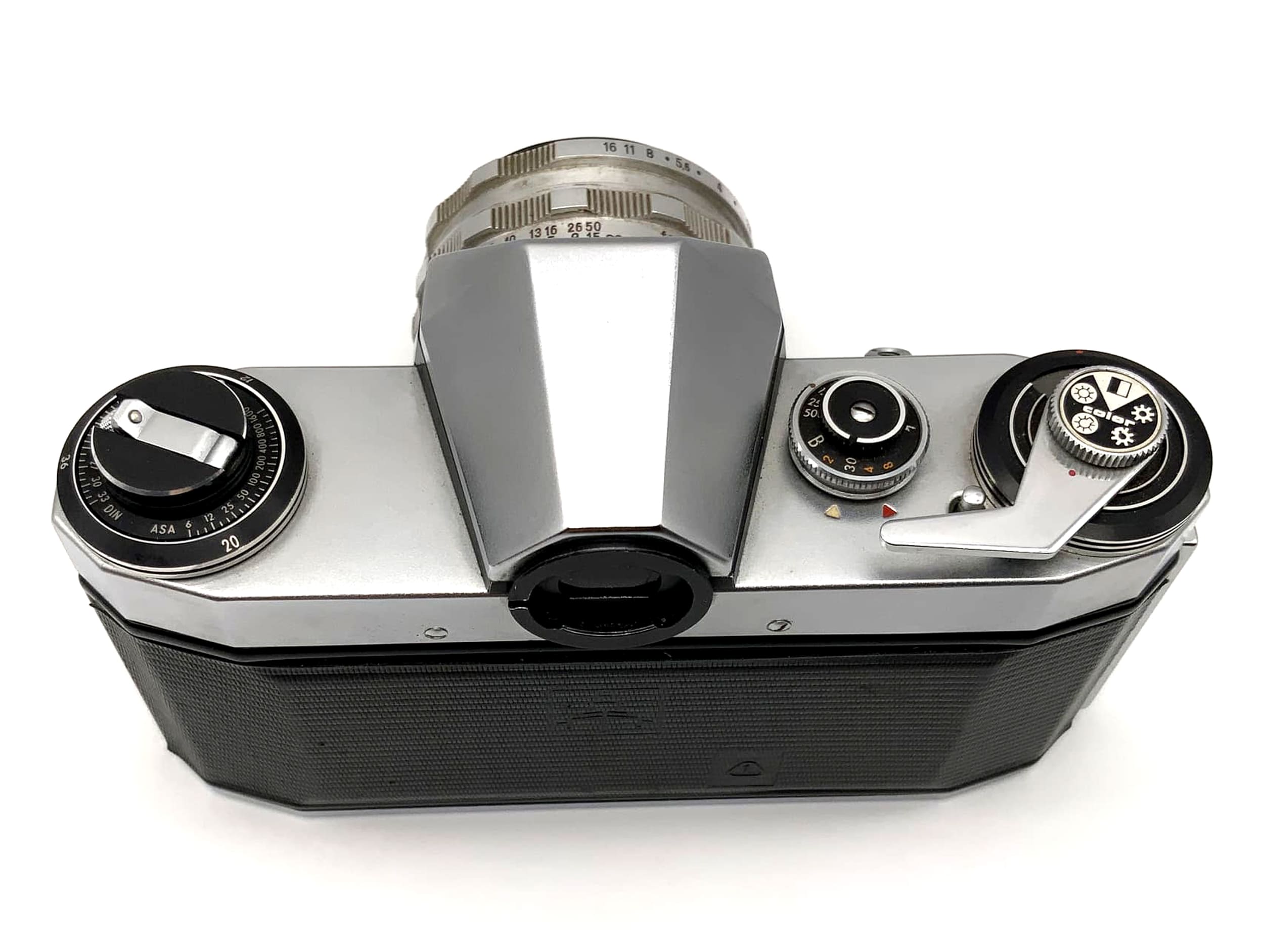 Appareil photo reflex Praktica Nova avec objectif Carl Zeiss Jena Tessar 2.8/50 mm