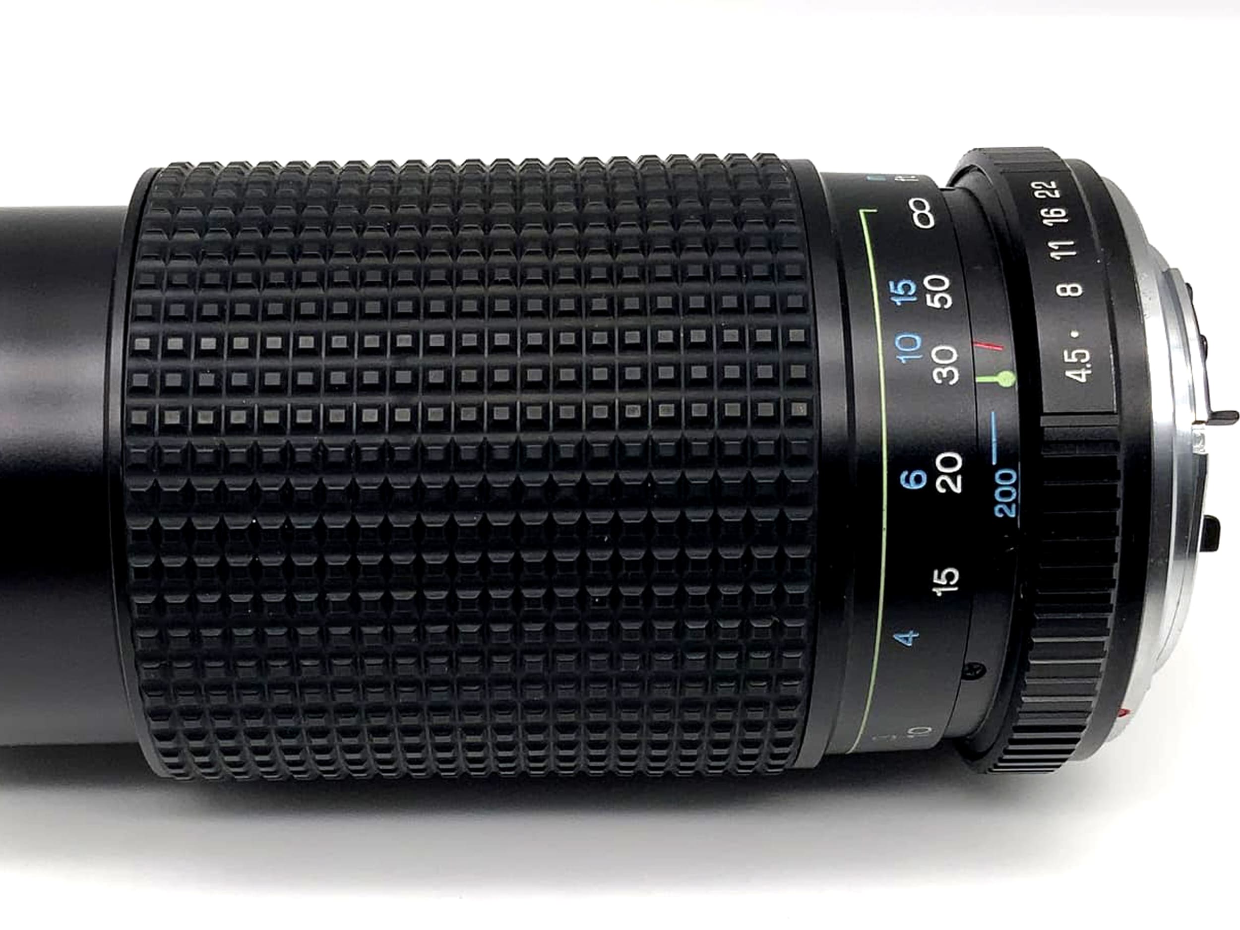 Objectif analogique Tokina RMC 1:4.5 80-200mm (Yashica Contax C/Y)