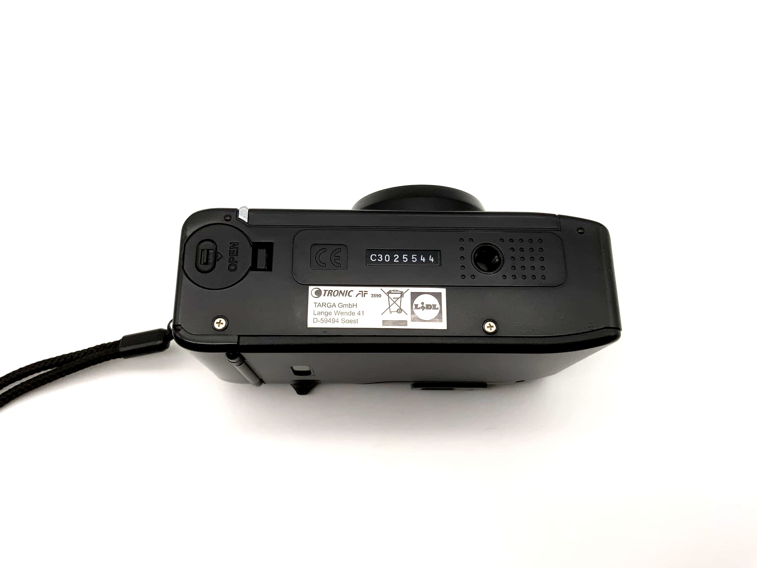 Appareil photo argentique compact Tronic AF 3590, format 35 mm.