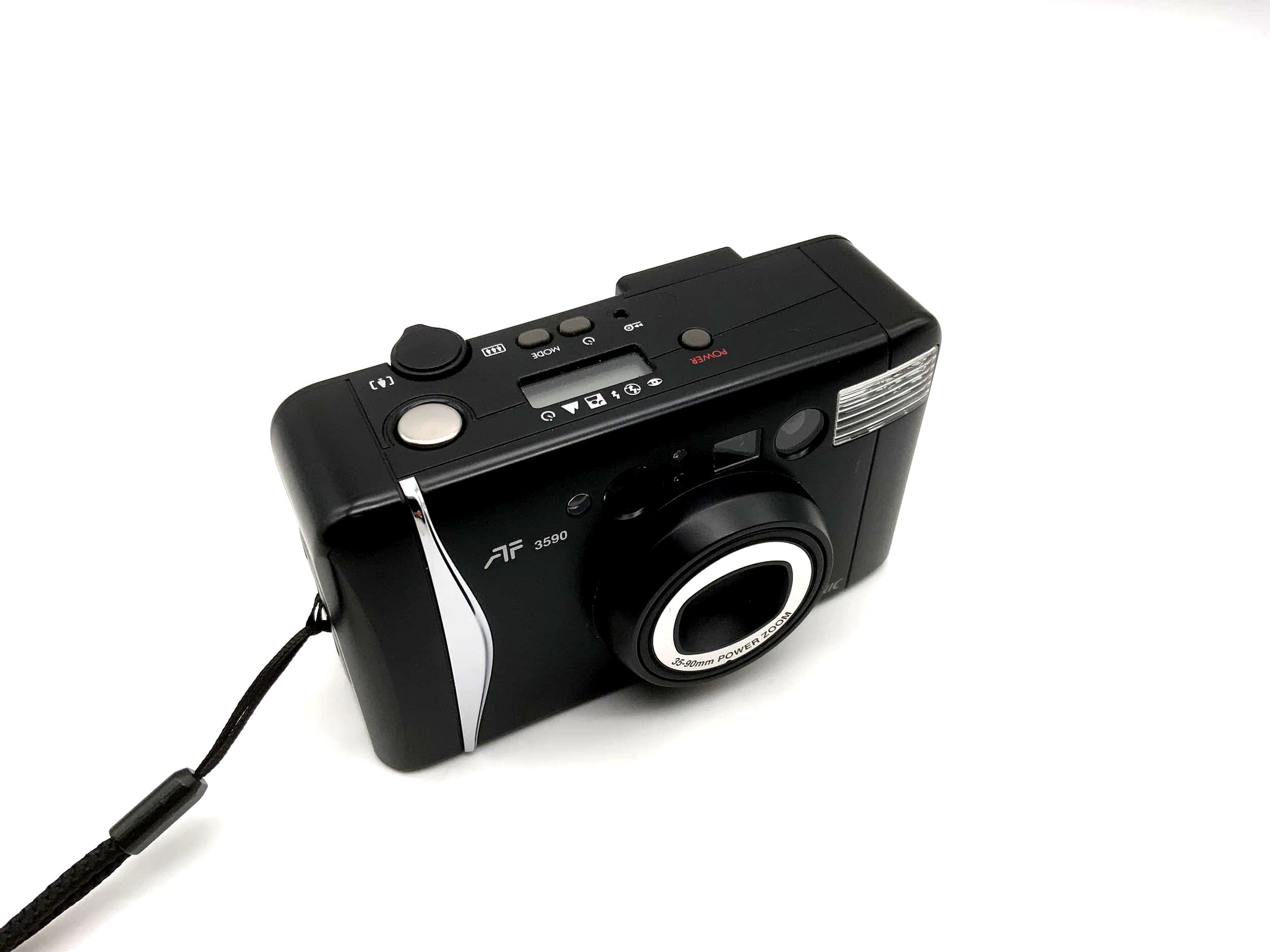 Appareil photo argentique compact Tronic AF 3590, format 35 mm.