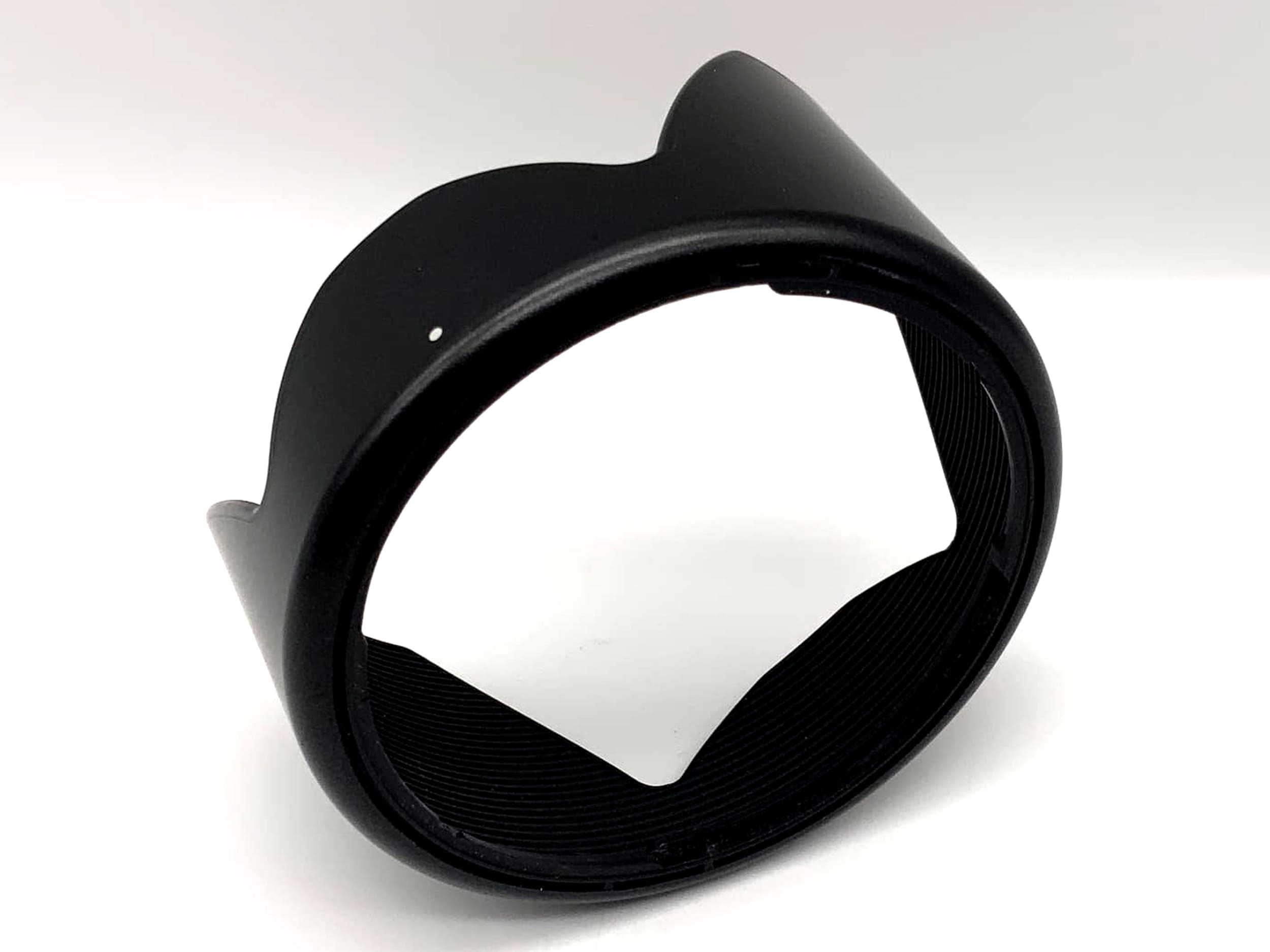 Tamron D5FH lens hood
