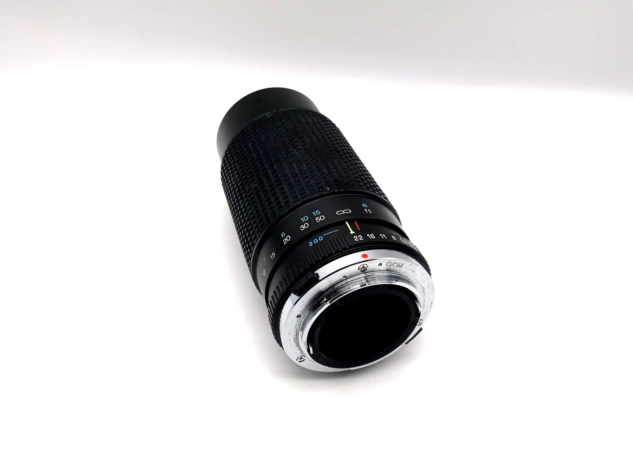 Objectif d'appareil photo Tokina 80-200 mm 1:4 RMC (Olympus OM)