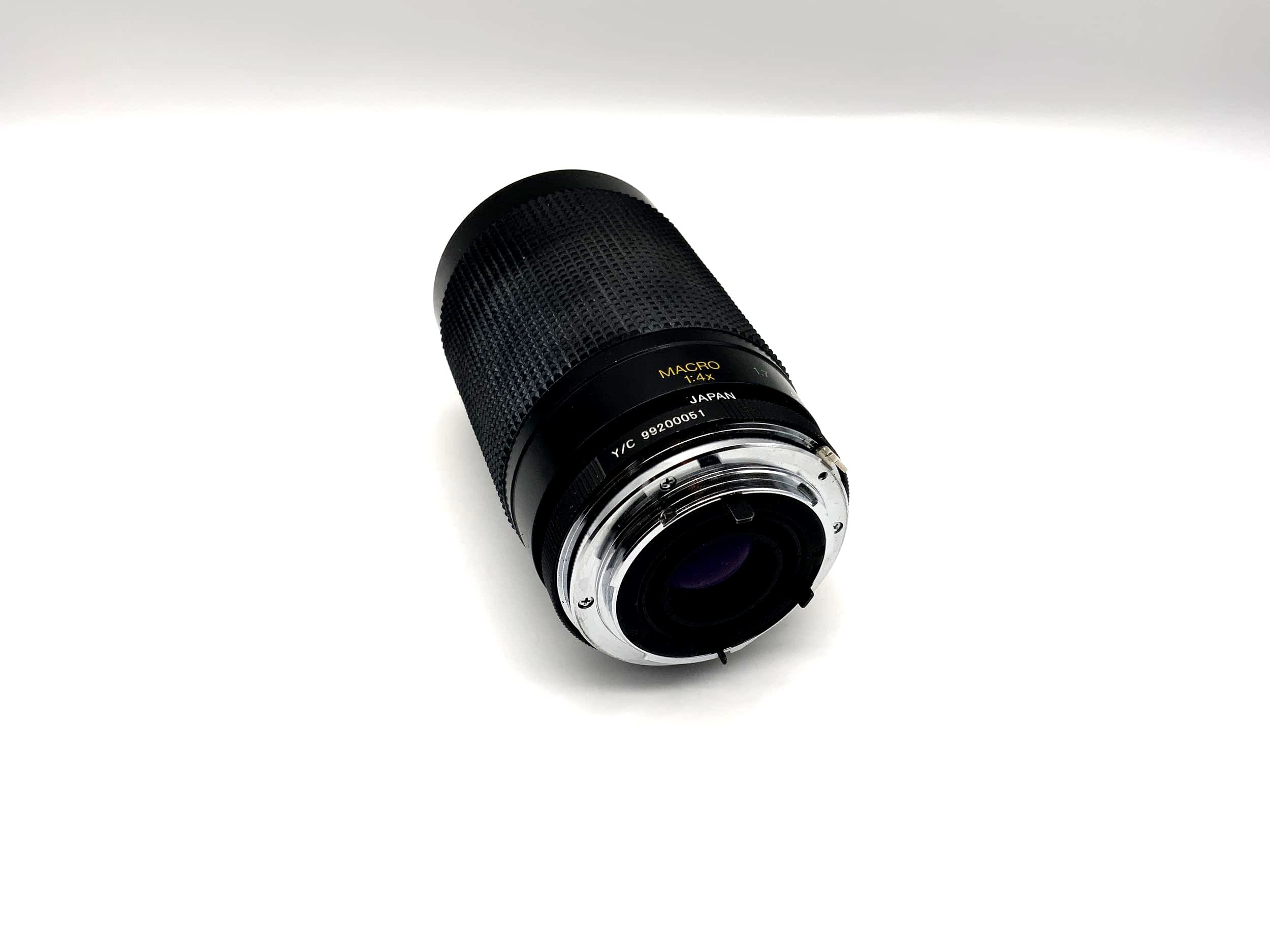 Objectif Vivitar 70-300mm 1:4.2-5.8 à mise au point macro et zoom pour appareils photo (Yashica/Contax)