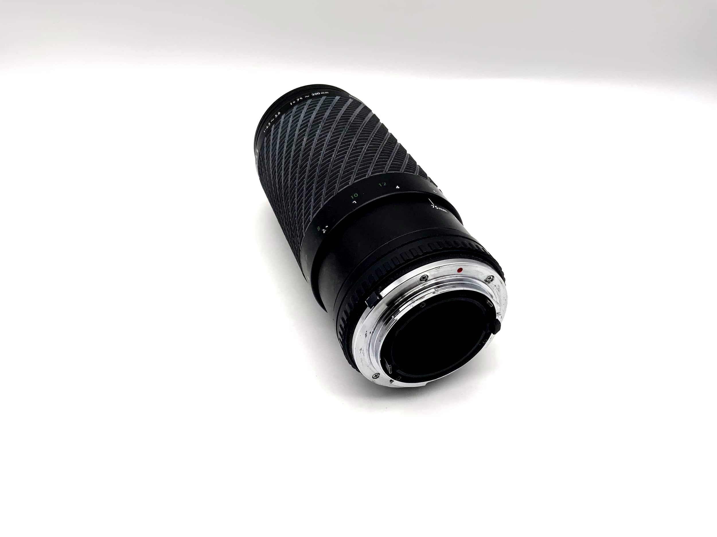 Sigma 75-300mm 1:4.5-5.6 Lens Zoom II Camera Lens (Yashica/Contax)