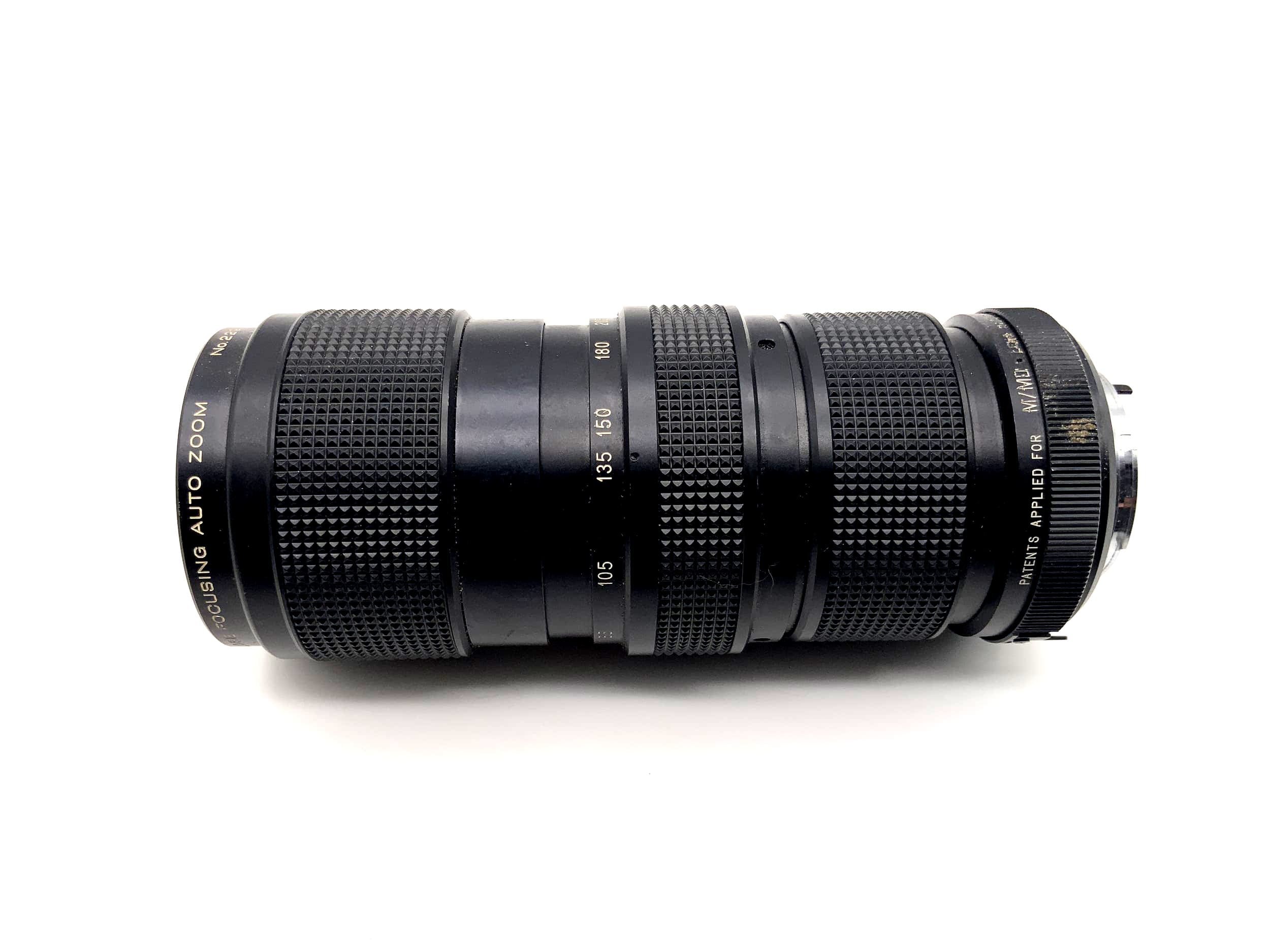 Objectif Vivitar 75-205 mm 1:3.8 à mise au point rapprochée et zoom automatique (Minolta MD)