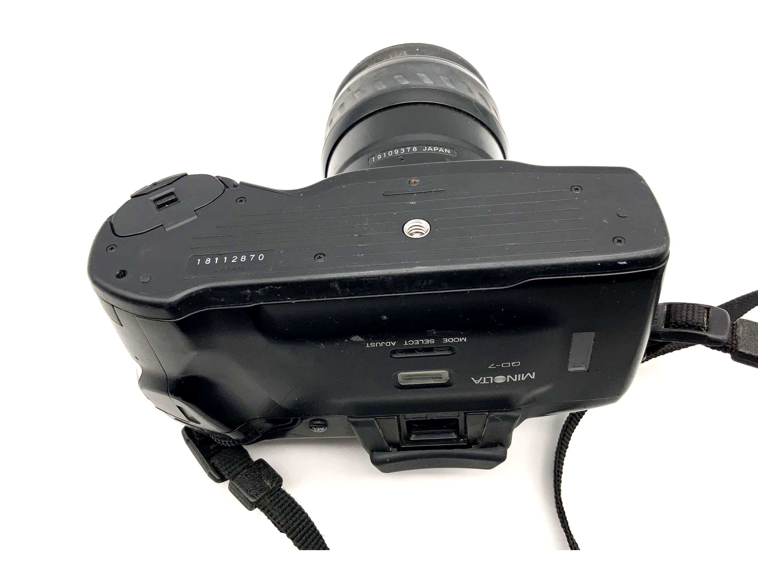 Minolta Dynax 7 xi analog SLR camera with AF Zoom Xi 1:3.5-4.5 lens