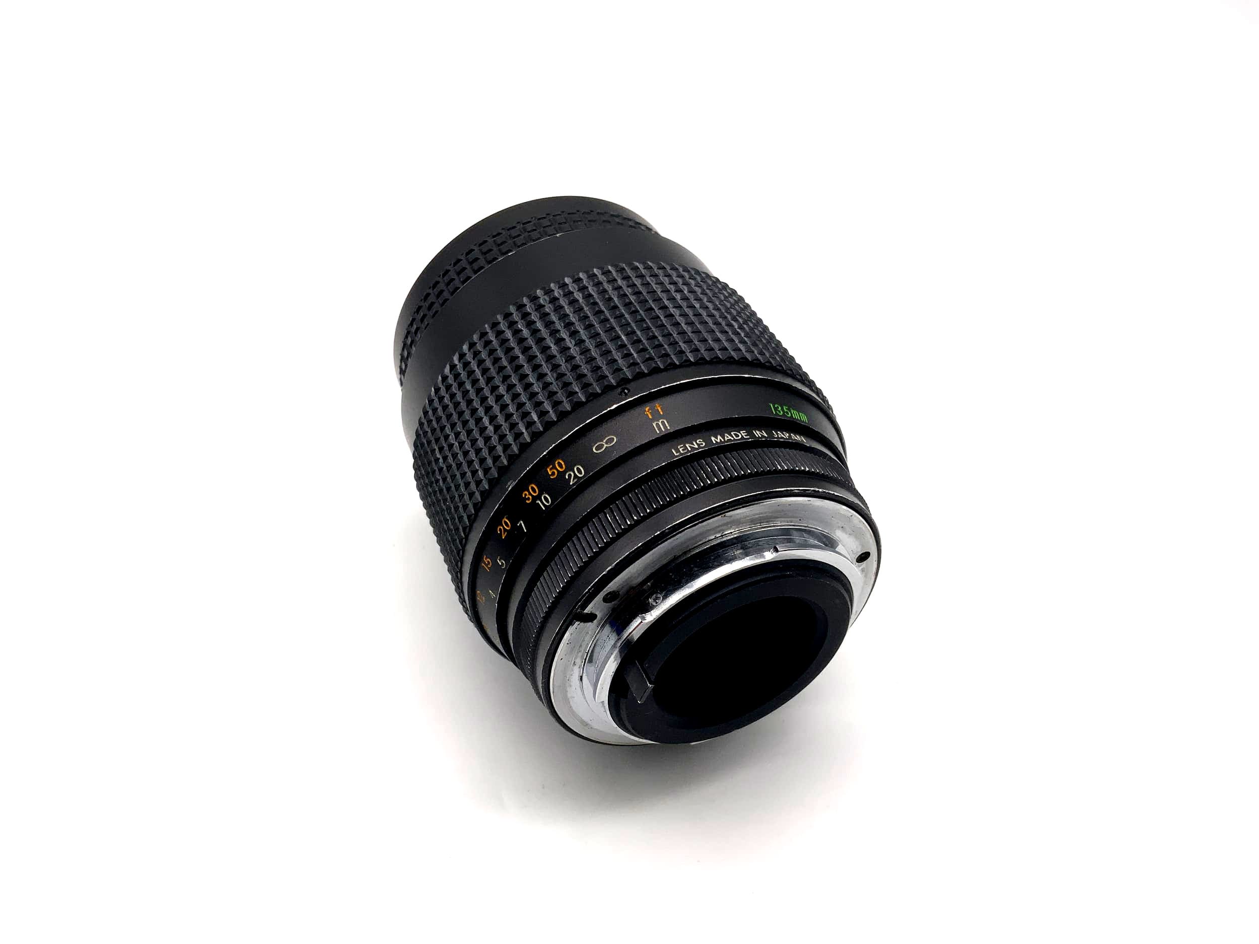 Objectif Sakar 135 mm 1:2.5 à traitement multicouche automatique (Pentax K)