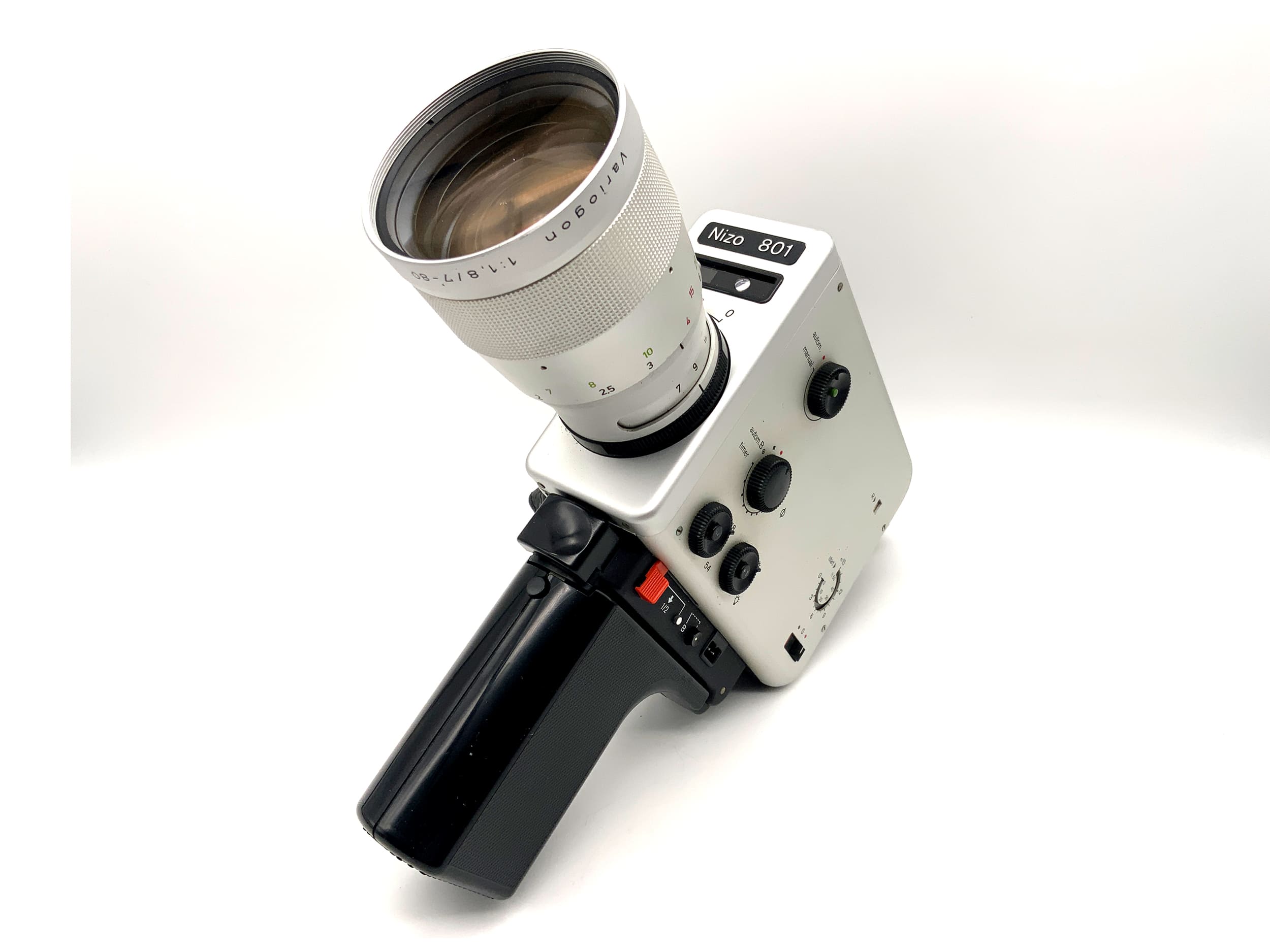 Caméra argentique Braun Nizo 801 avec objectif Variogon 1:1.8/7-80 mm Super 8