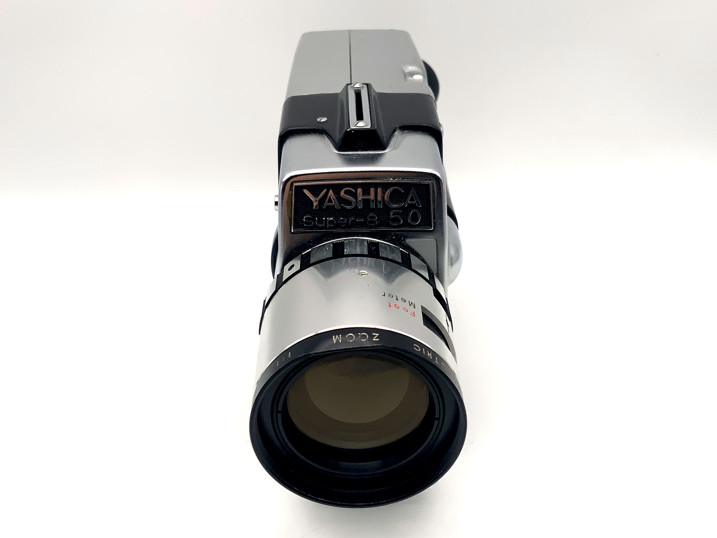 Caméra Yashica Super-8 50 avec objectif Yashinon 1:1.7 8,5-42,5 mm Super 8 et poignée